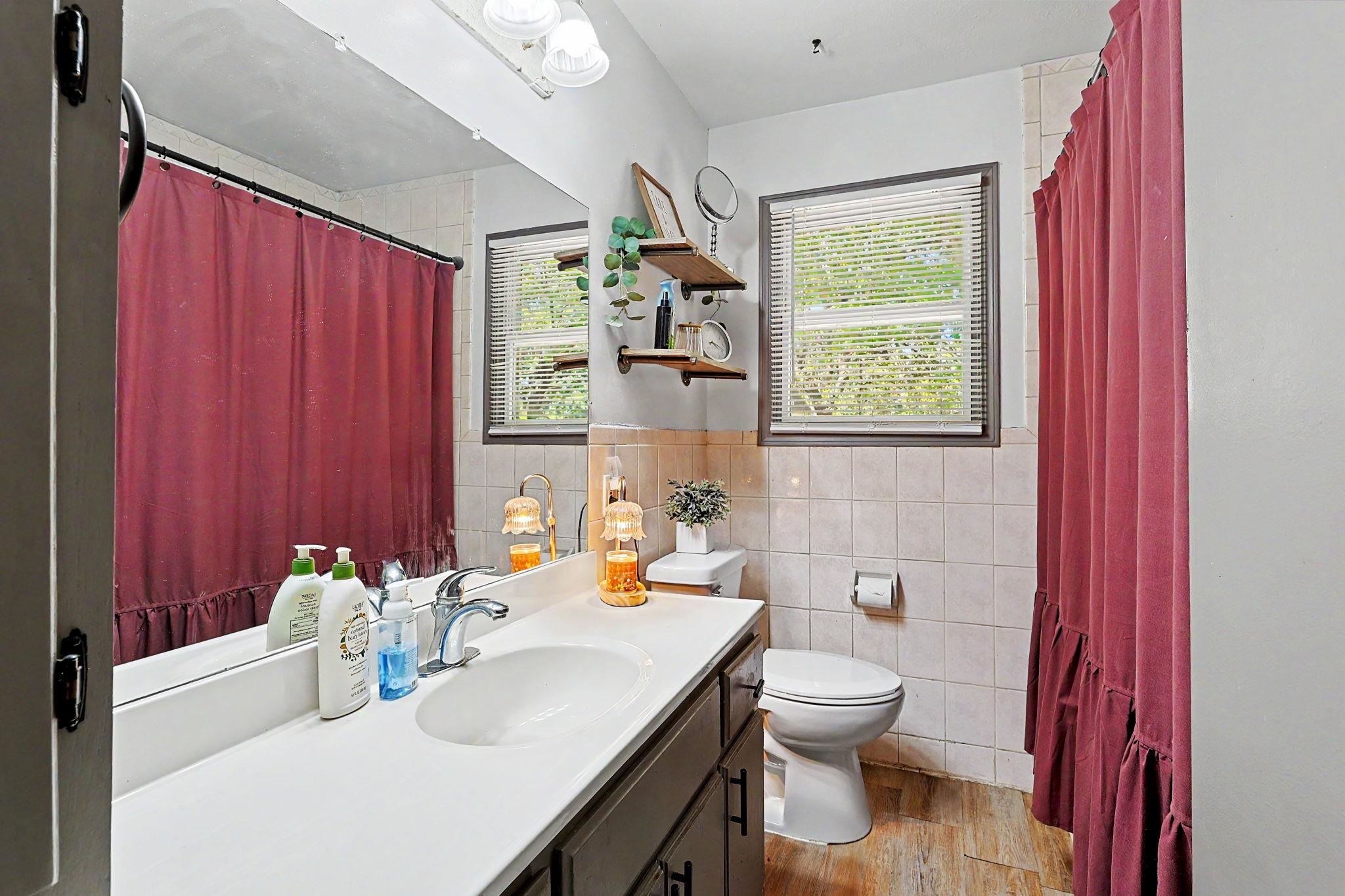 1315 E Ashford Drive Property Photo 12