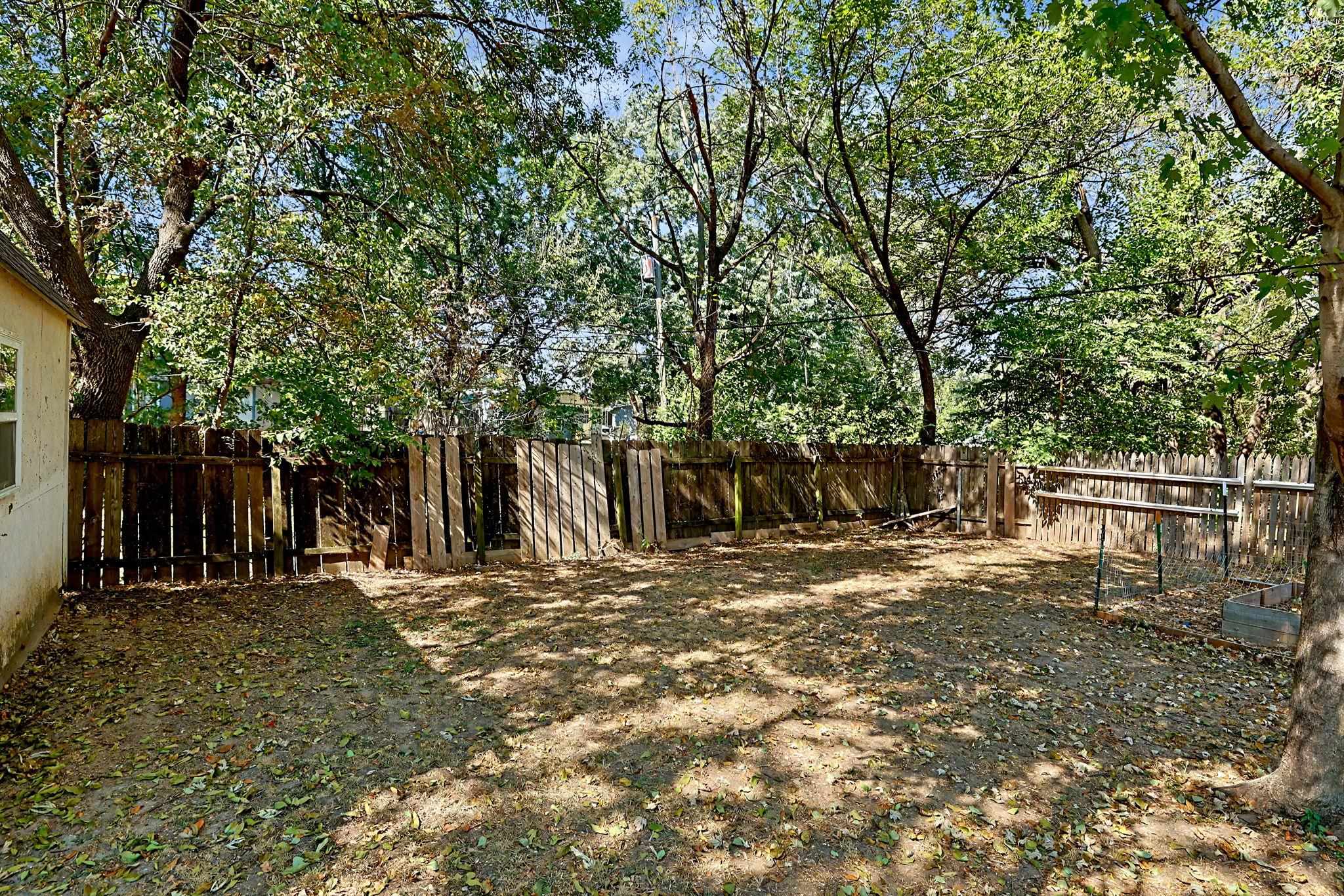 1315 E Ashford Drive Property Photo 21