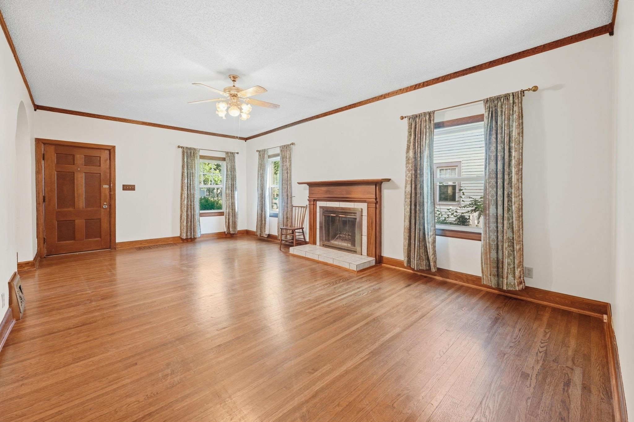 433 S Fern Property Photo 4