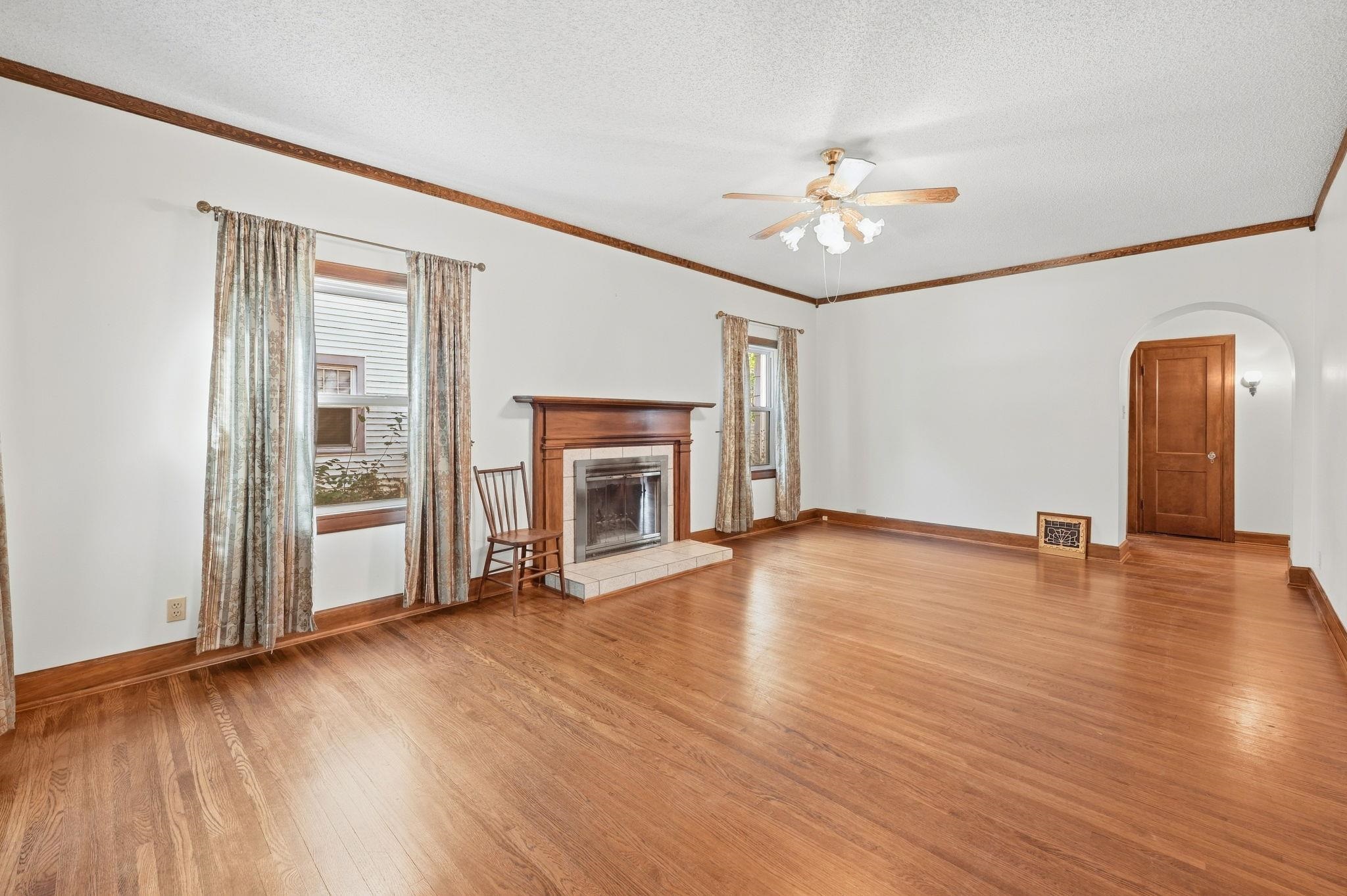 433 S Fern Property Photo 5