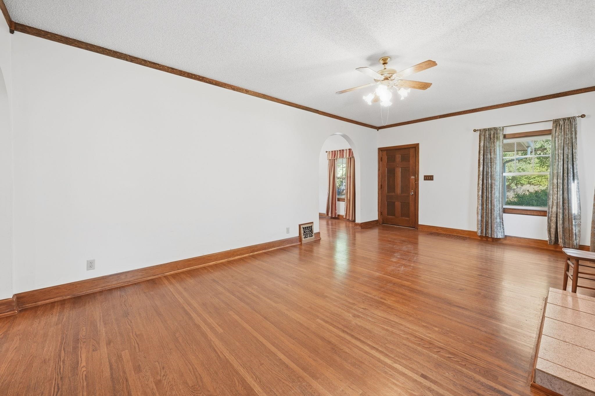 433 S Fern Property Photo 6