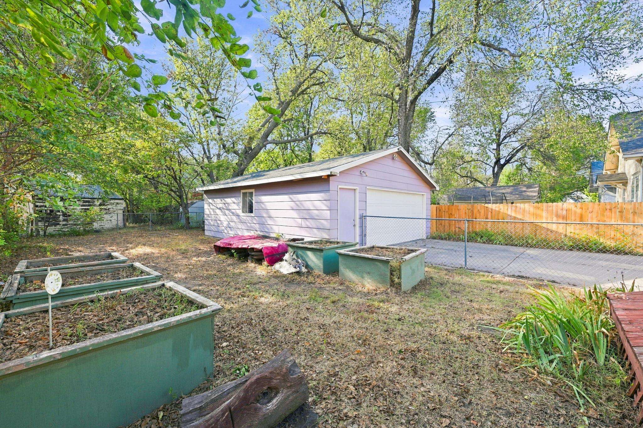 433 S Fern Property Photo 22