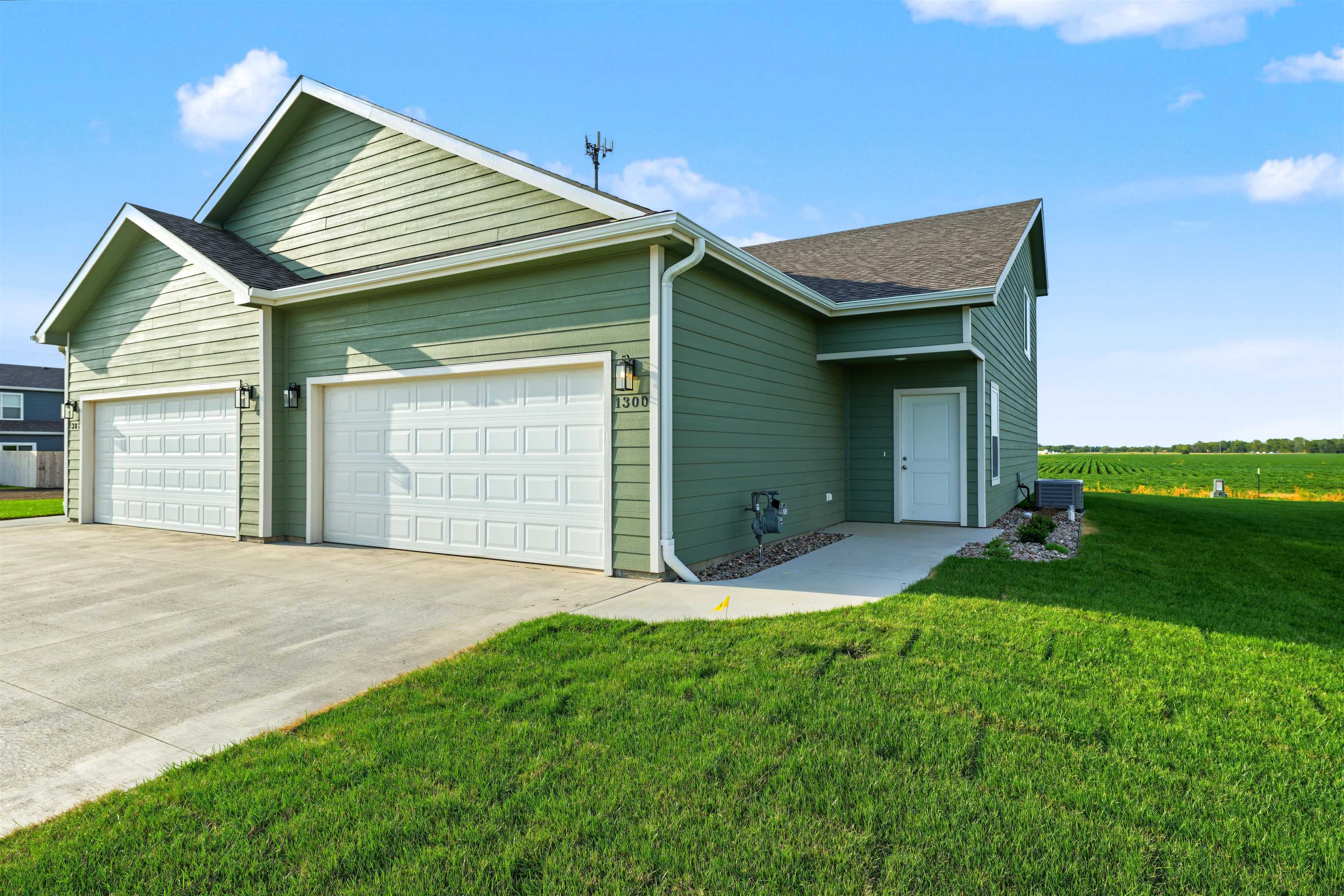 1300 Steve Hawley Ln. Property Photo 1
