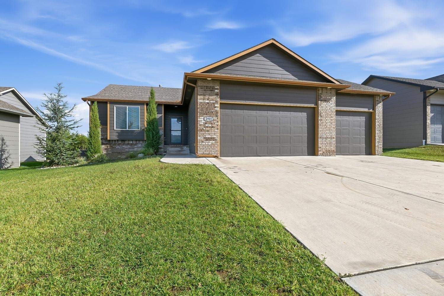 2922 E Reiss Property Photo 1