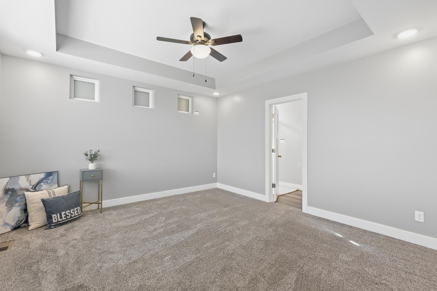 2922 E Reiss Property Photo 9