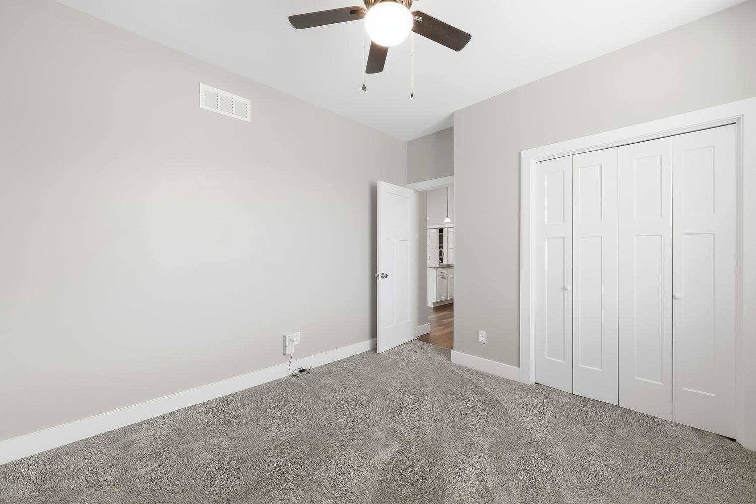 2922 E Reiss Property Photo 16