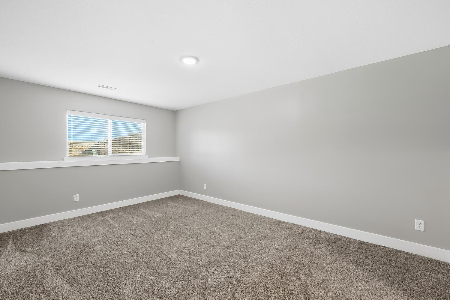2922 E Reiss Property Photo 24