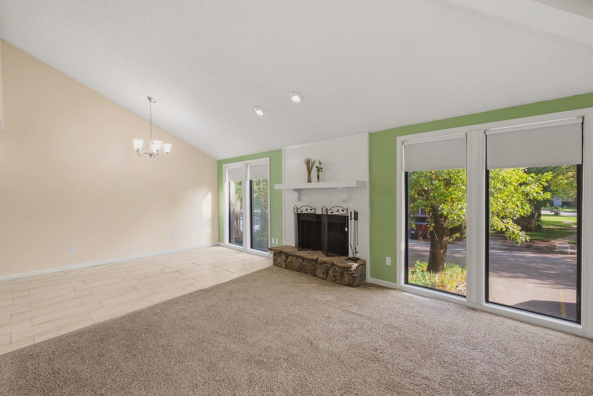 2421 S Yellowstone St #2302 Property Photo 9
