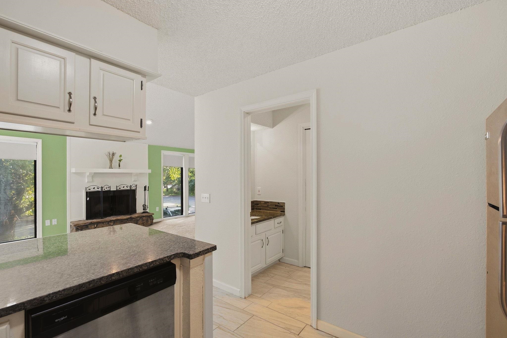 2421 S Yellowstone St #2302 Property Photo 15