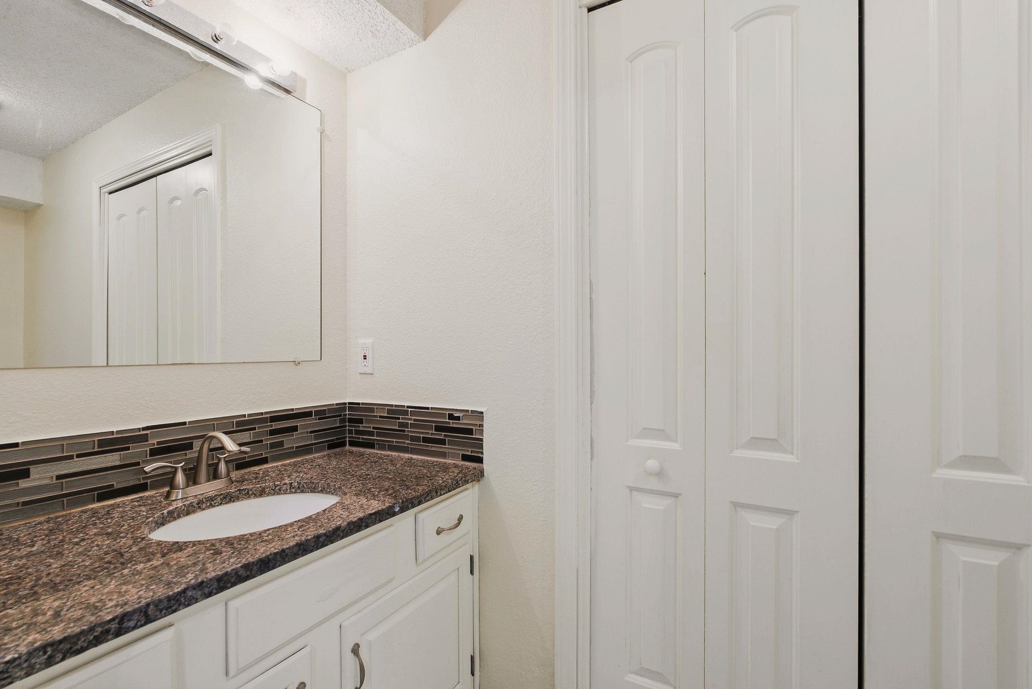 2421 S Yellowstone St #2302 Property Photo 17