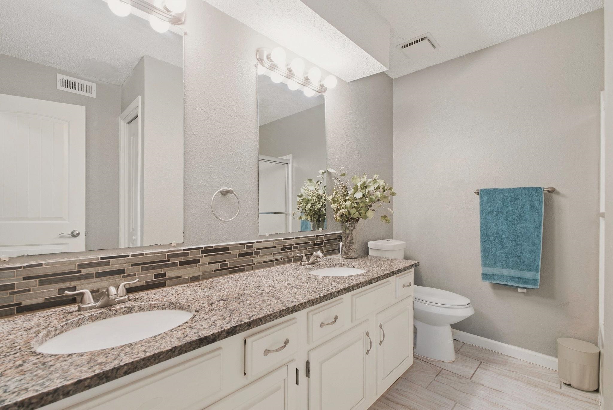 2421 S Yellowstone St #2302 Property Photo 24