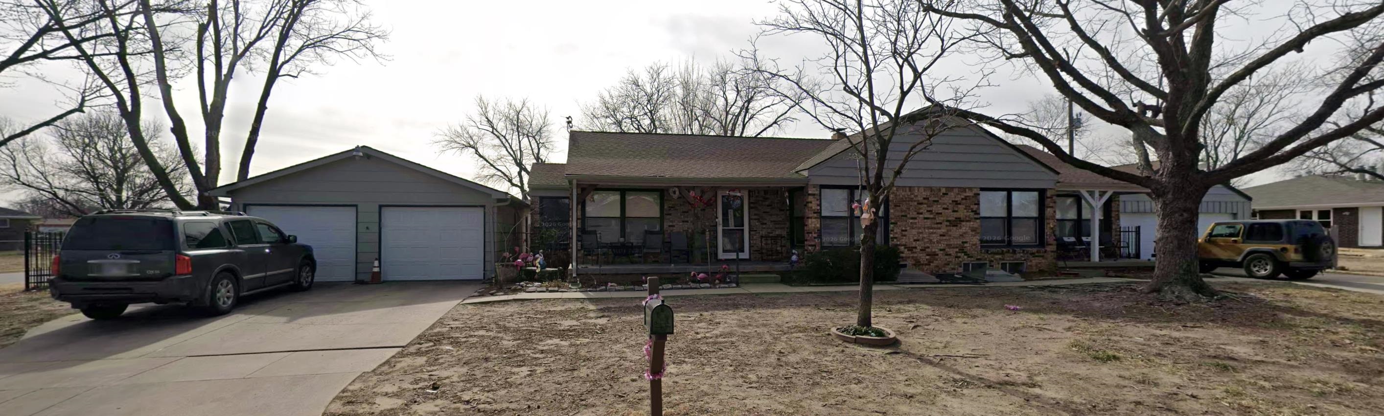 2501 W 11th St N Property Photo 1
