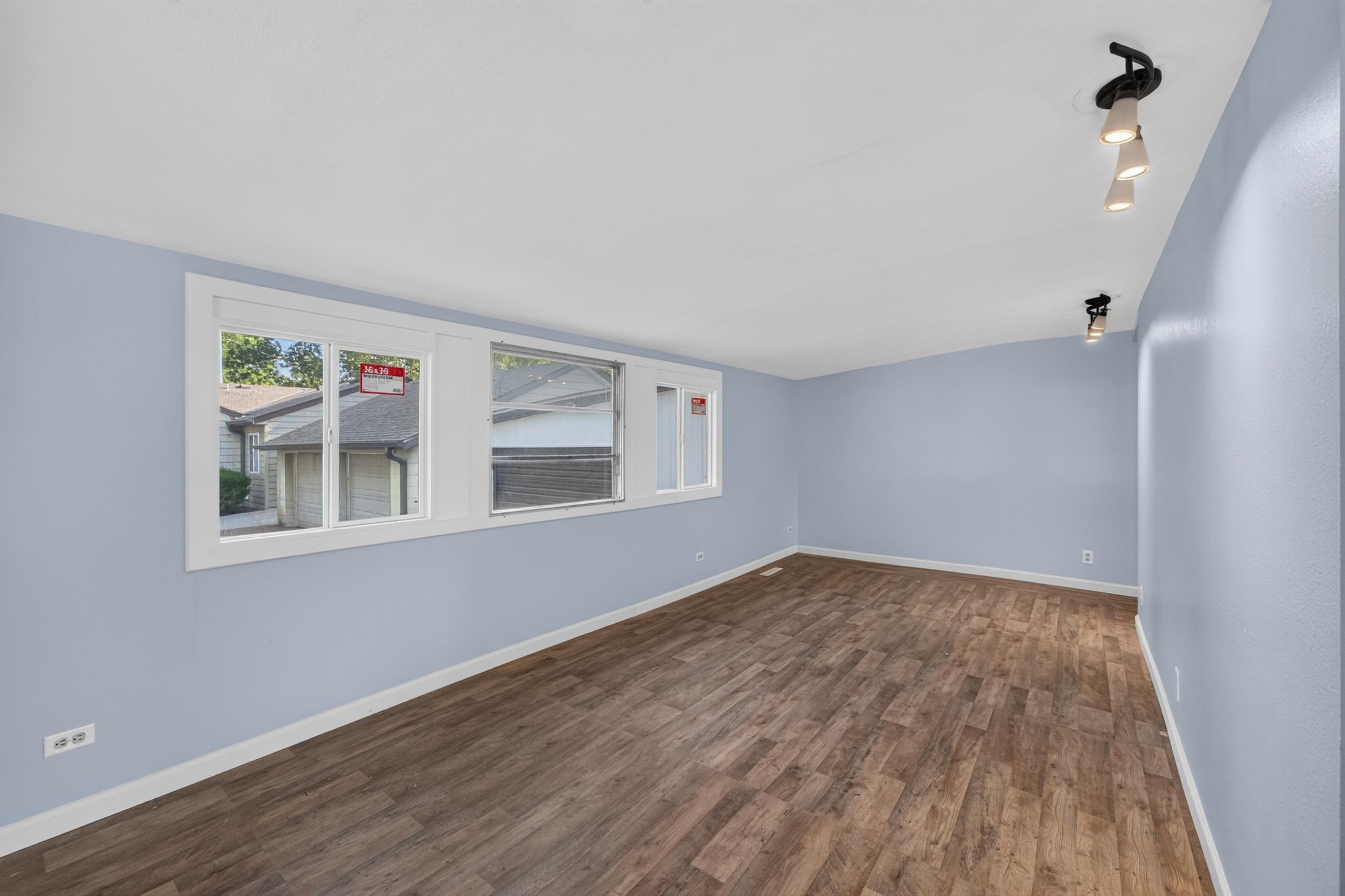 1520 Frankfort St Property Photo 6