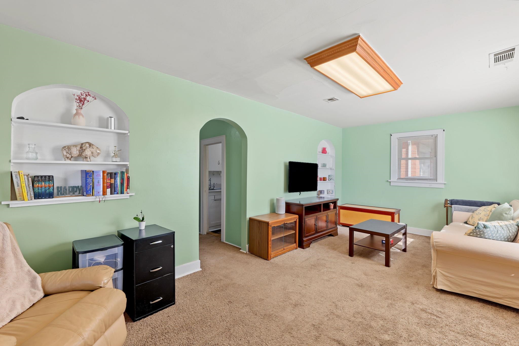 731 Cliff Drive Property Photo 2