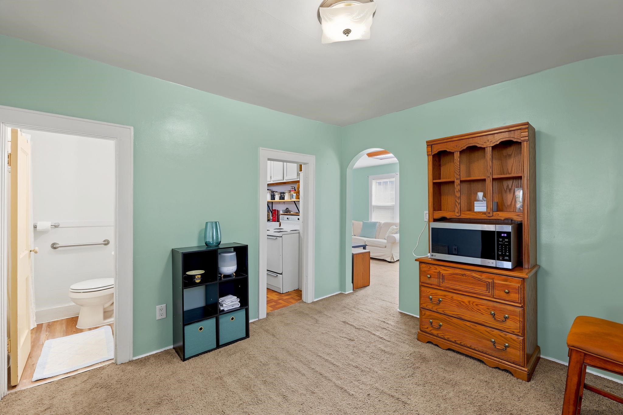 731 Cliff Drive Property Photo 5