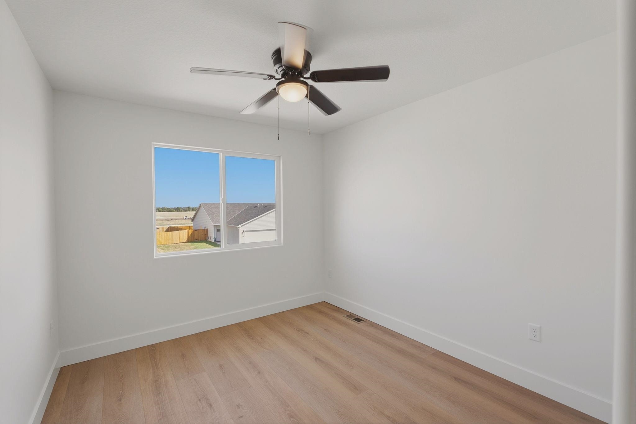707 E Briarbrook Ln Property Photo 17