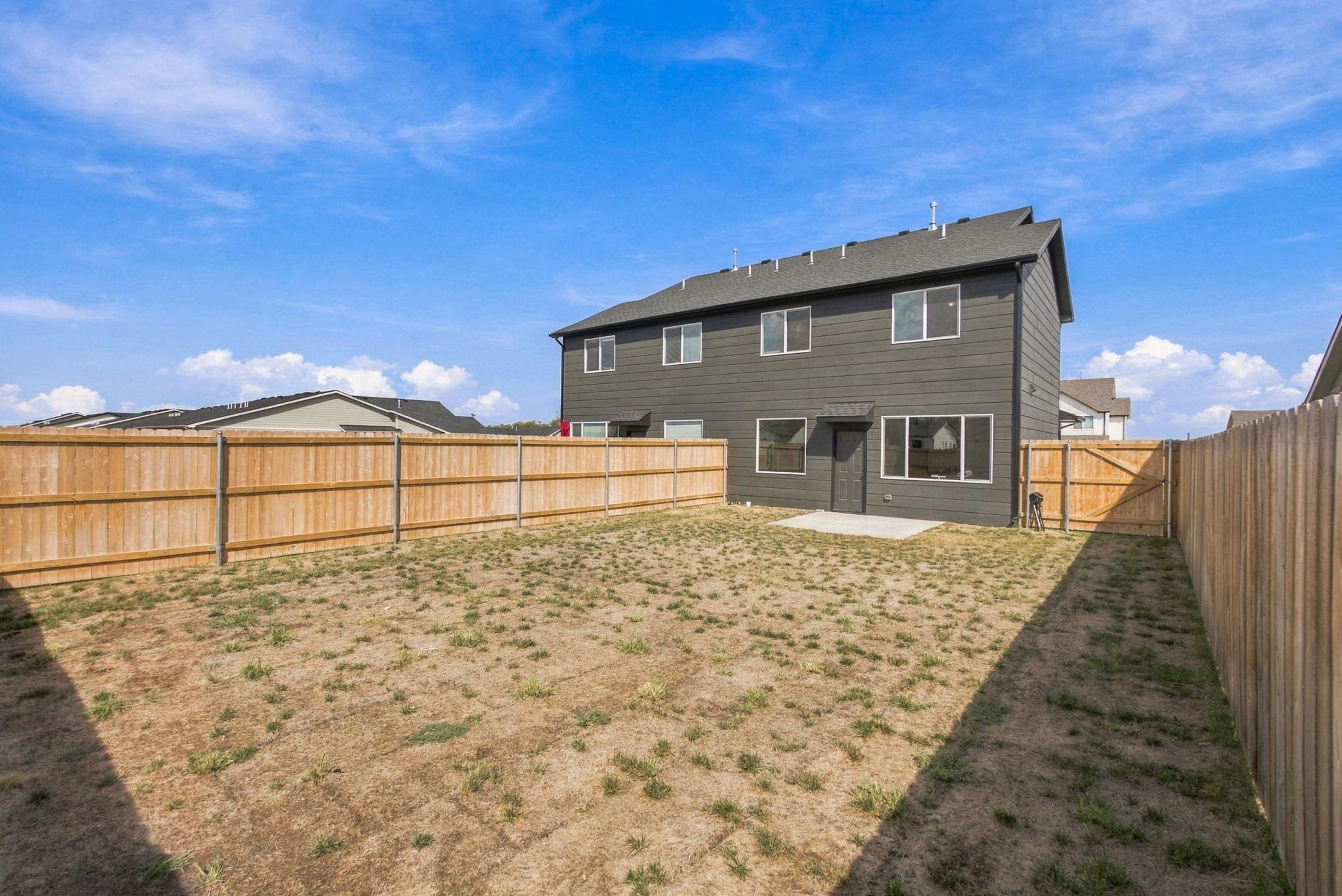 707 E Briarbrook Ln Property Photo 27