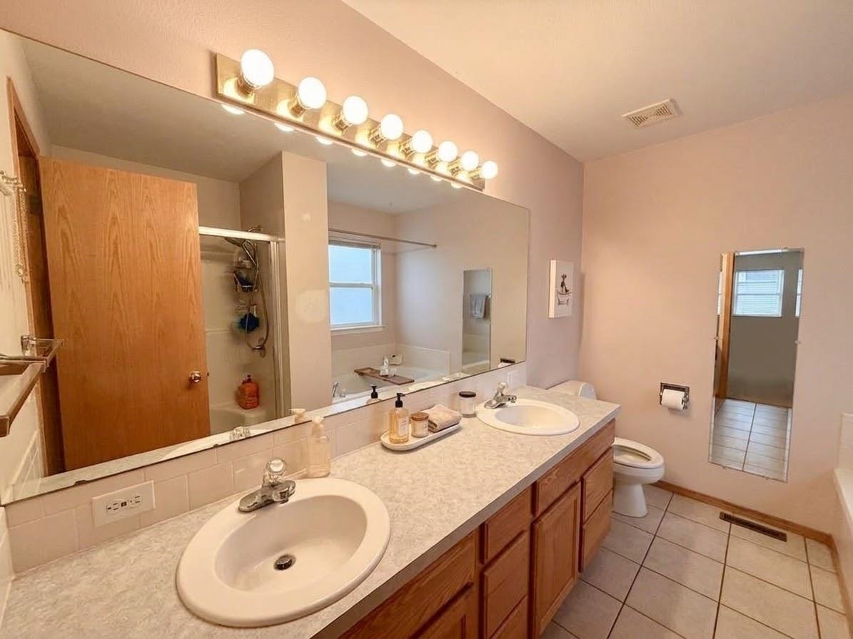 8426 S Minnesota Cir Property Photo 5