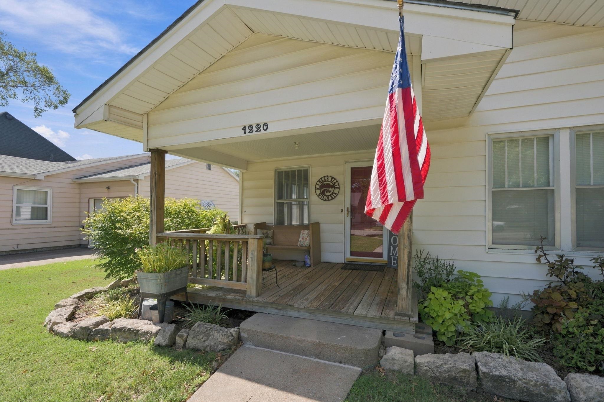 1220 N Washington Property Photo 6