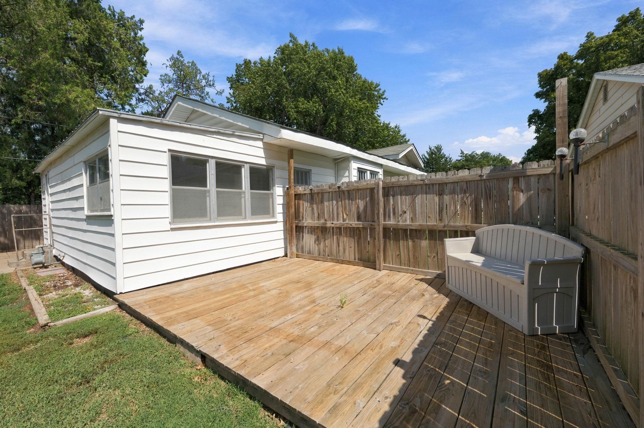 1220 N Washington Property Photo 27