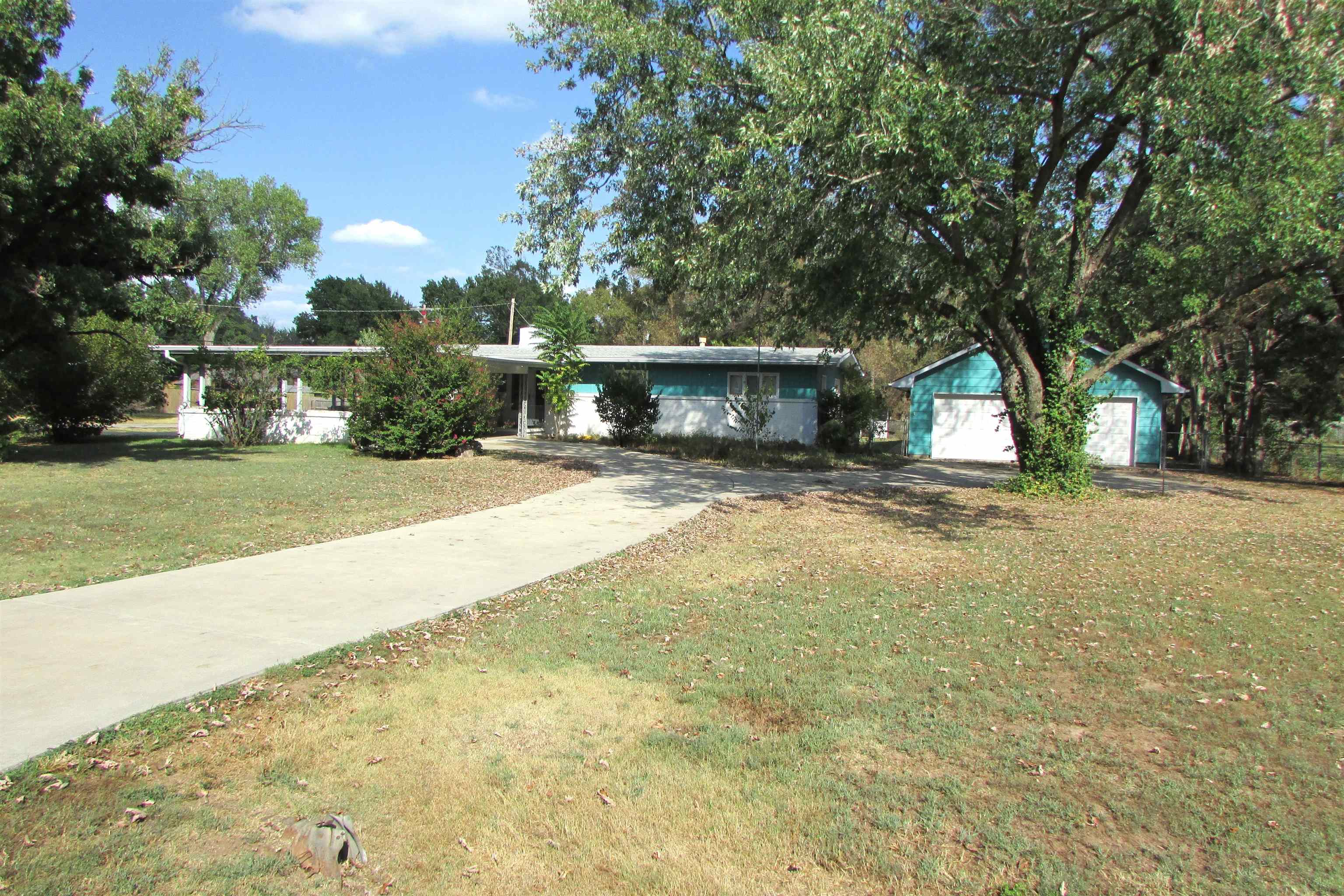 1200 S Keith Ave Property Photo 1