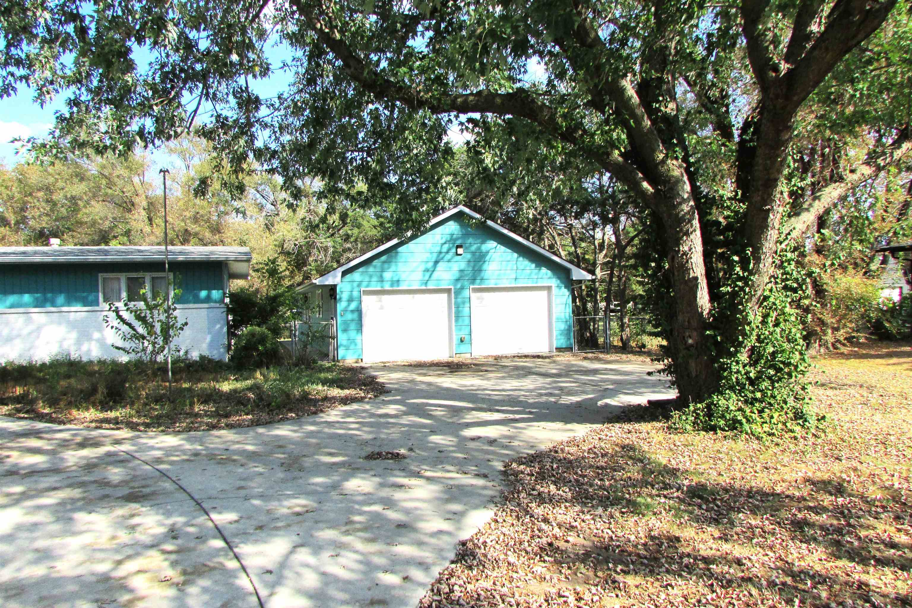1200 S Keith Ave Property Photo 4