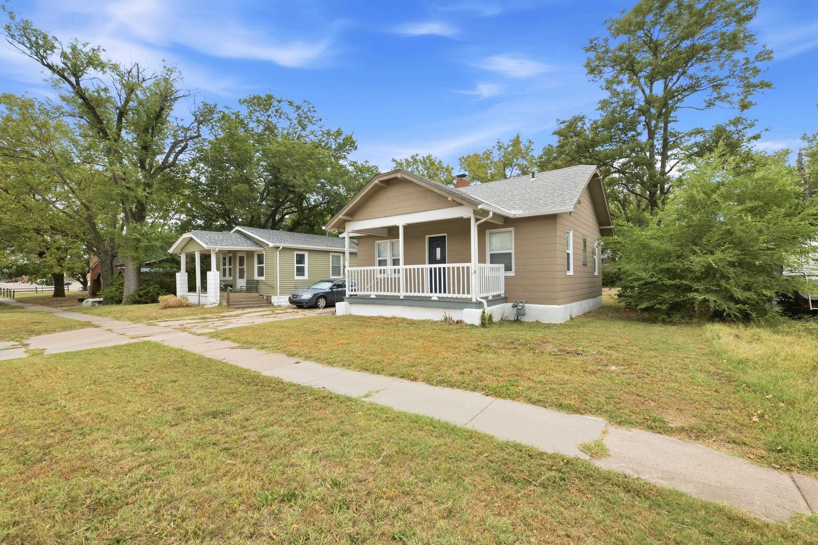 3110 W Maple St Property Photo 2