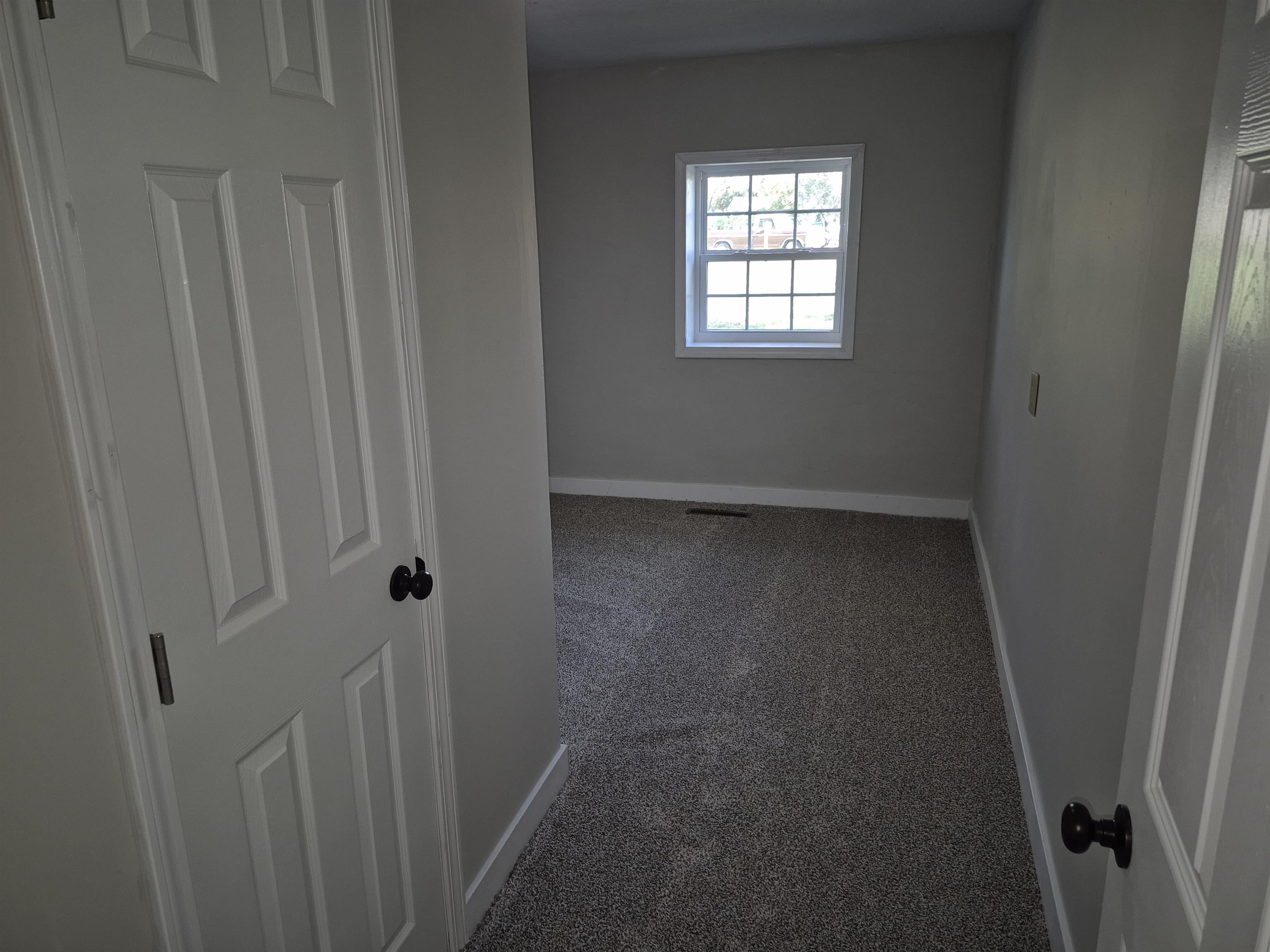 620 E 2nd Property Photo 9