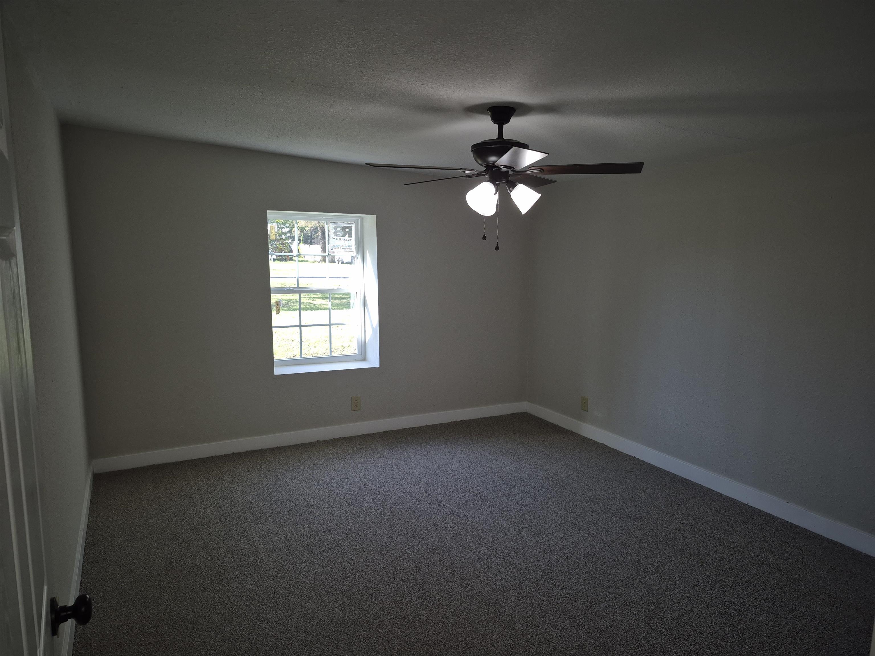 620 E 2nd Property Photo 12