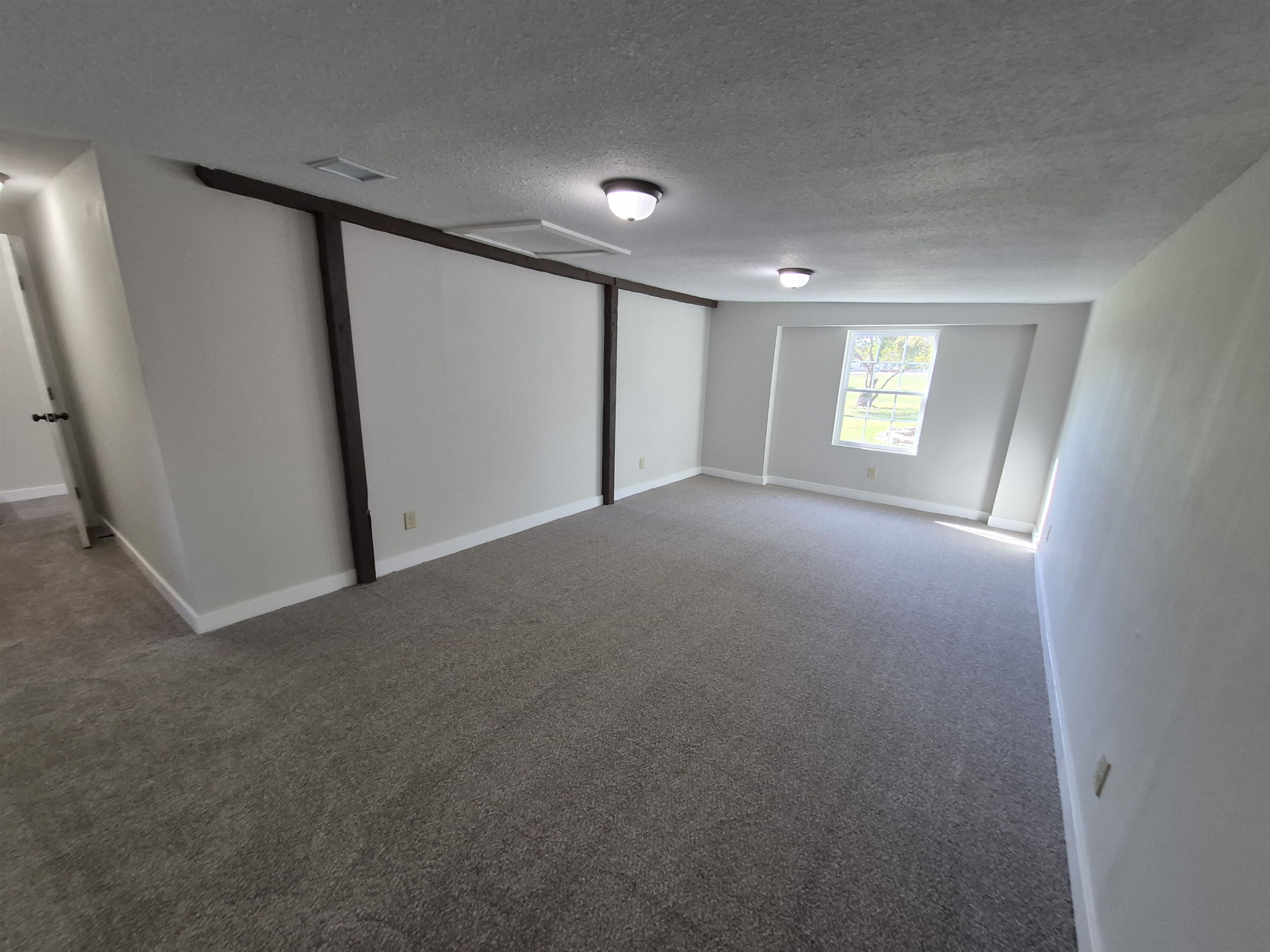 620 E 2nd Property Photo 13