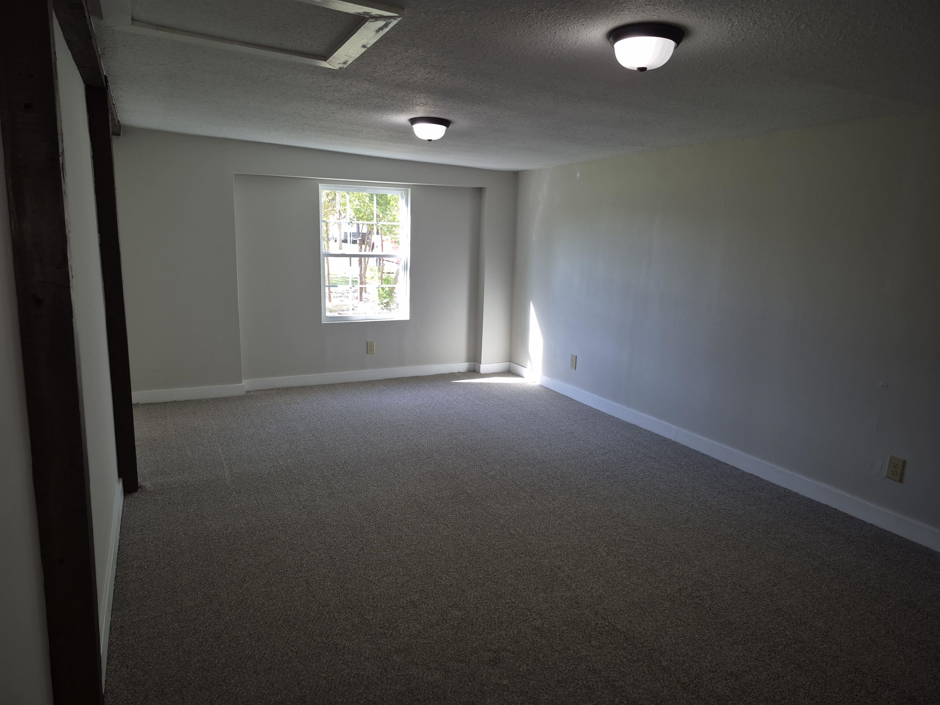 620 E 2nd Property Photo 14