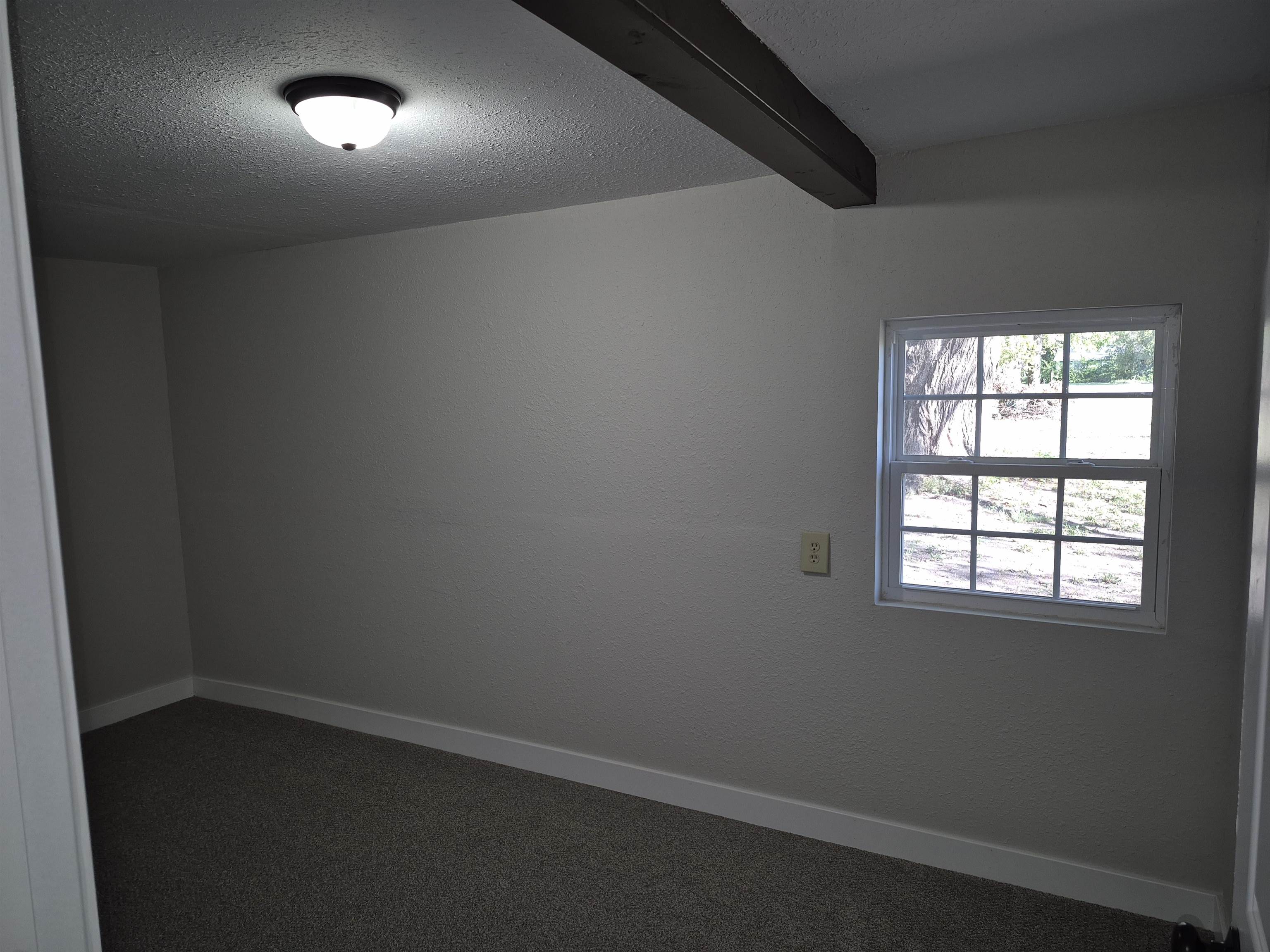 620 E 2nd Property Photo 15