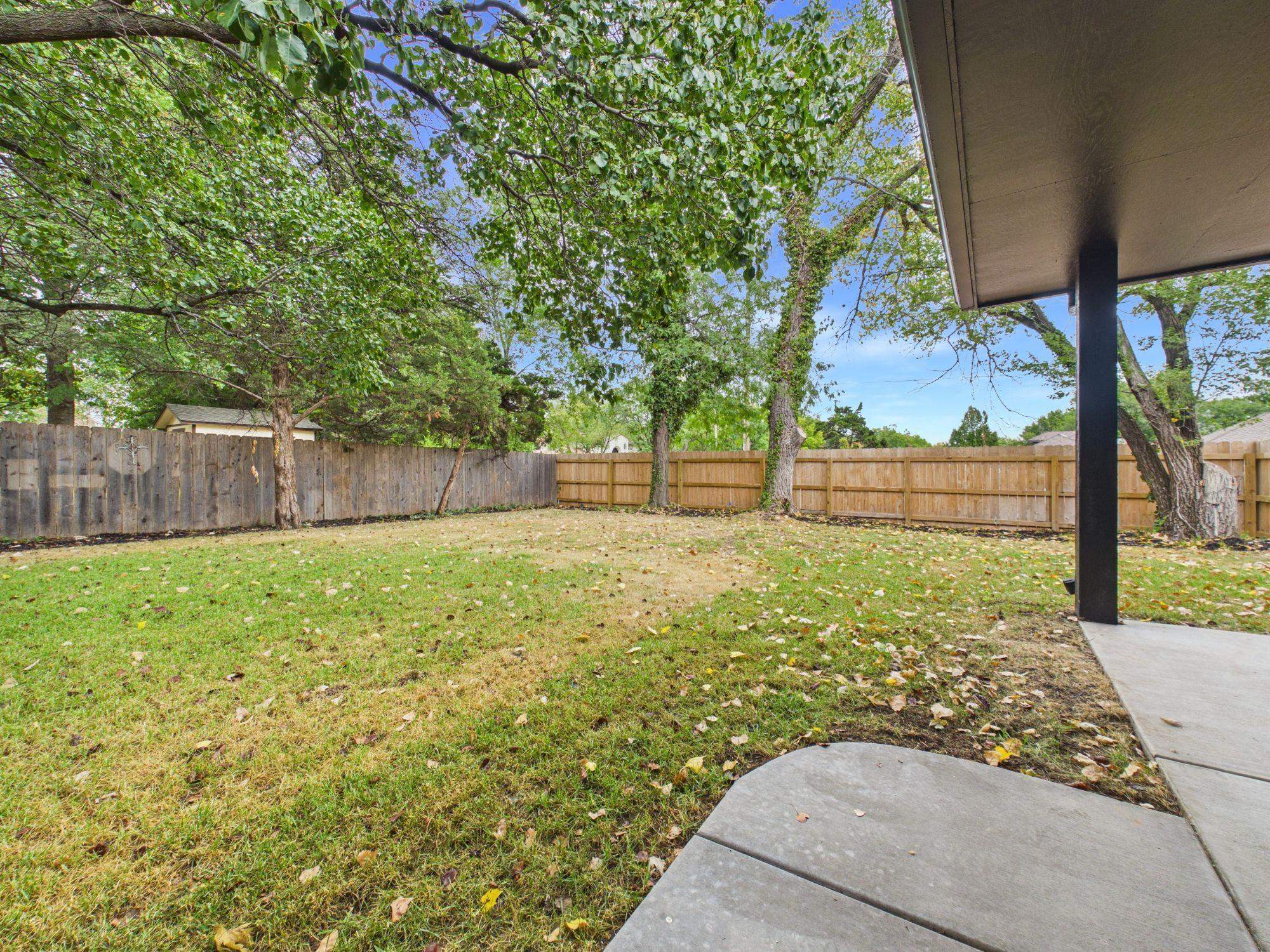 7926 E Killarney Pl Property Photo 32