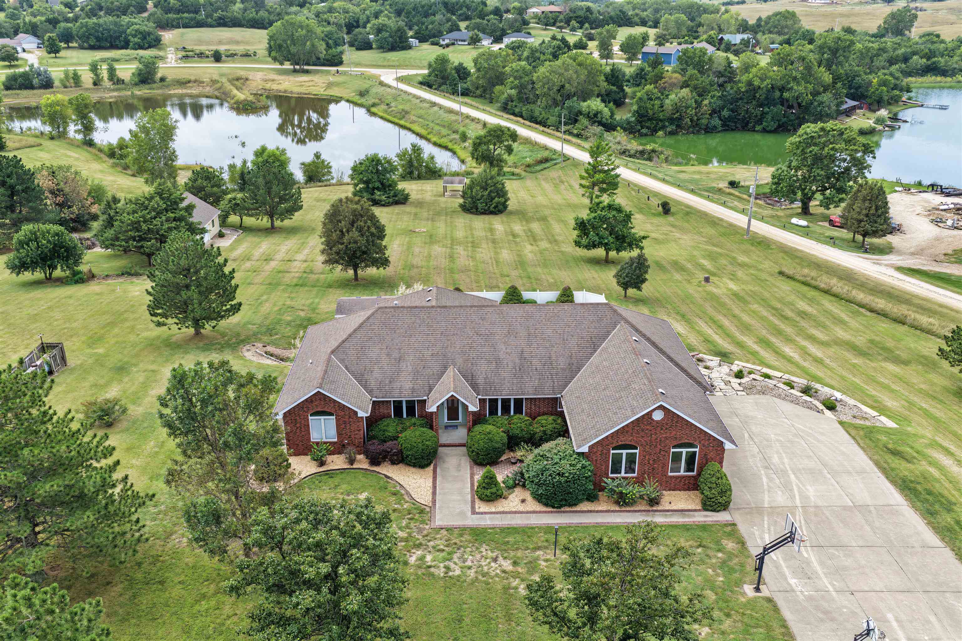1728 Cottonwood Property Photo 1