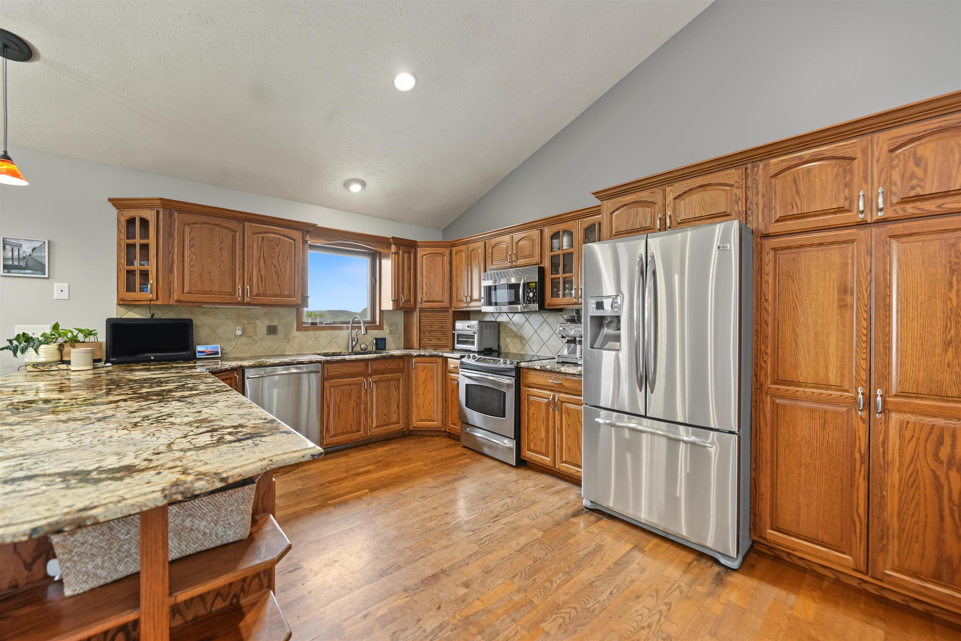 1728 Cottonwood Property Photo 7