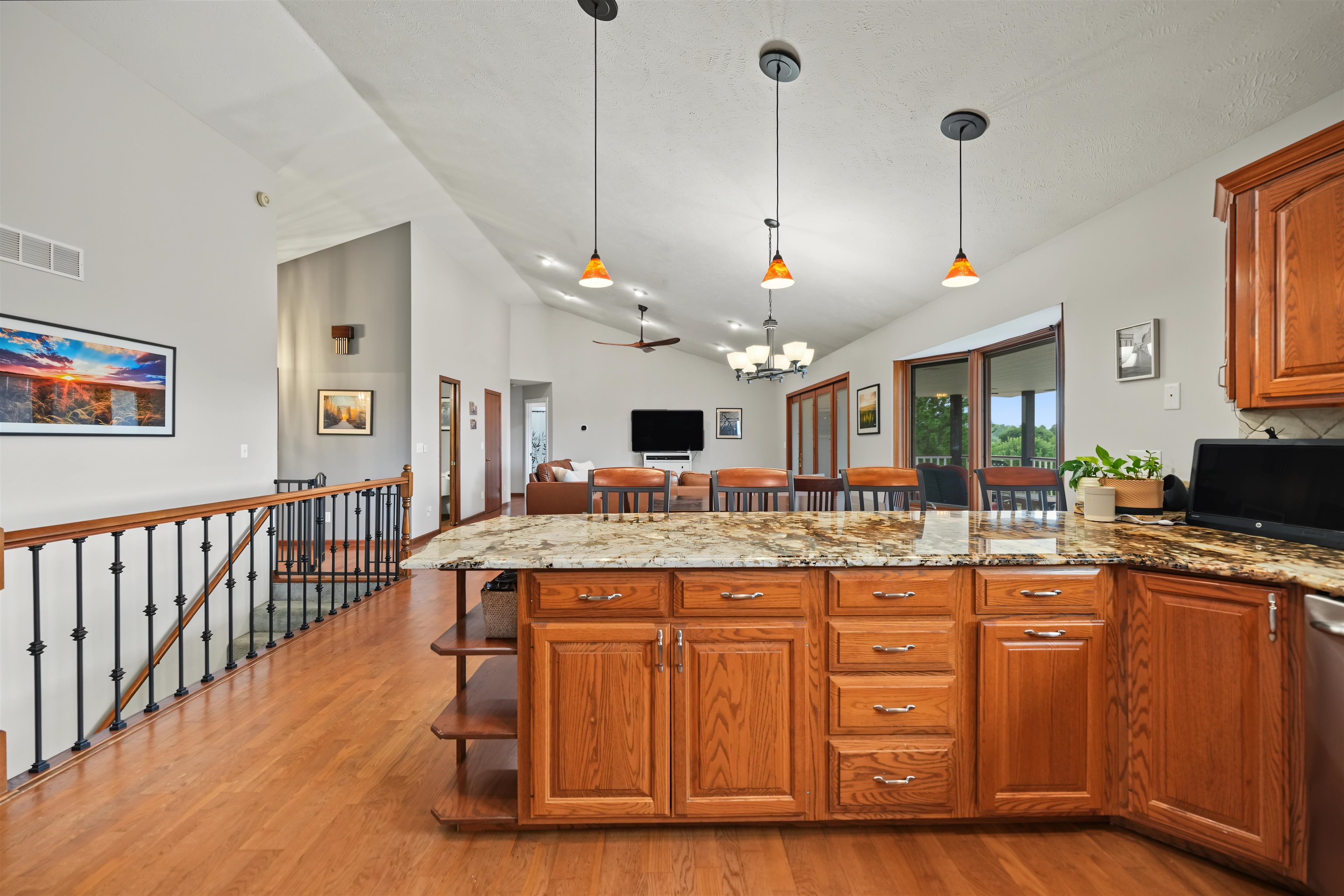 1728 Cottonwood Property Photo 8