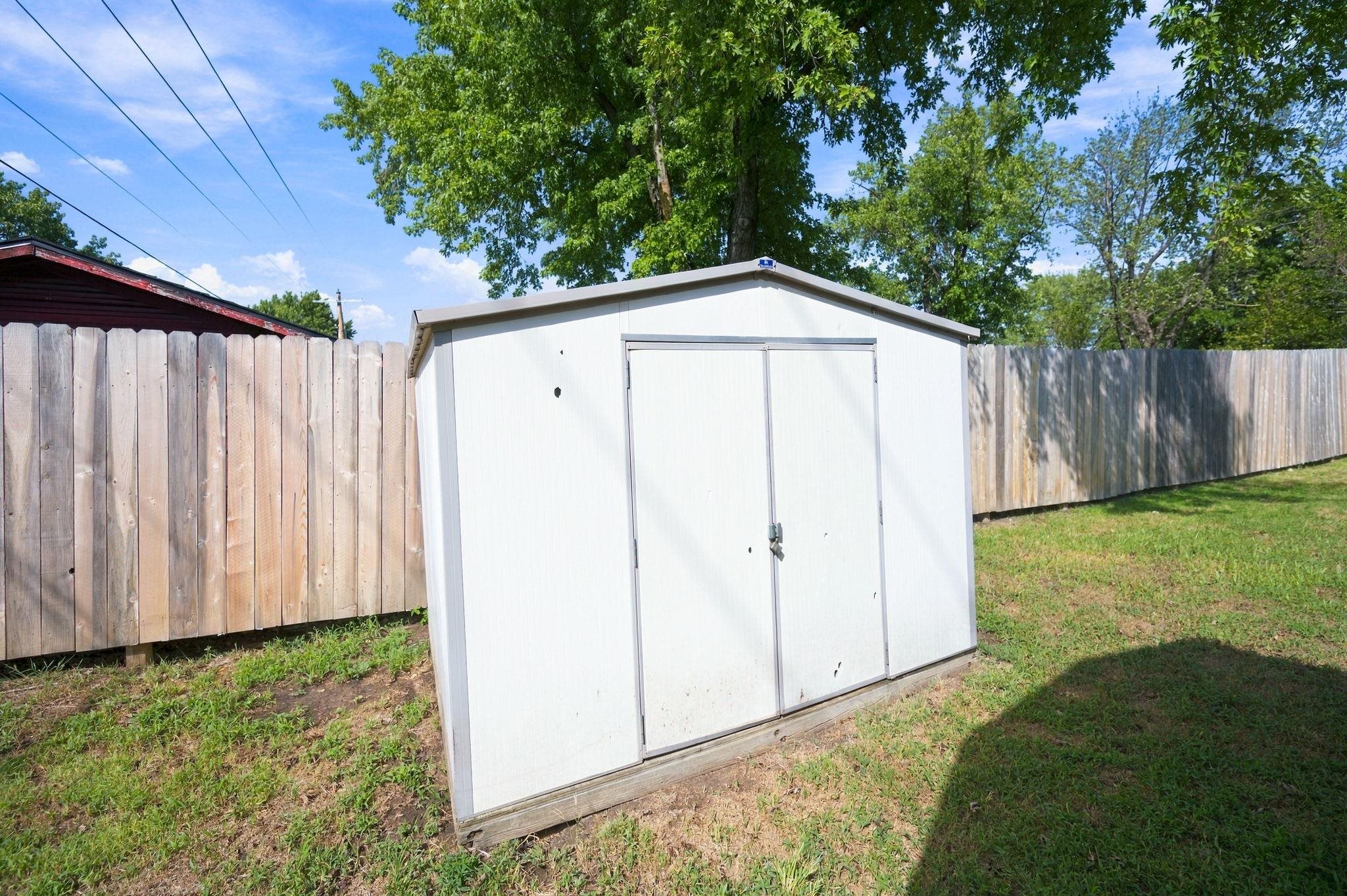 2 E Frontier Ln Property Photo 28