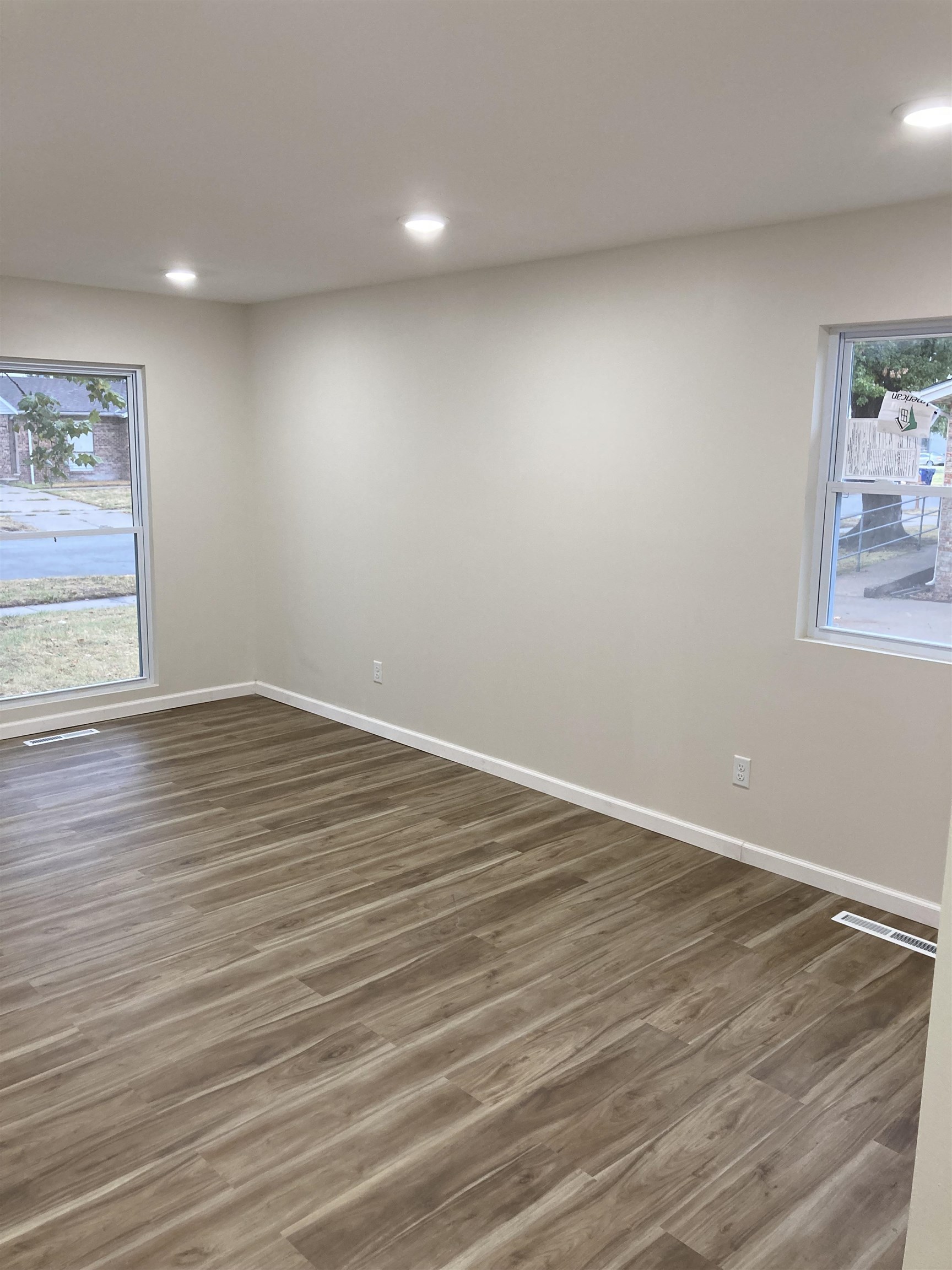 1601 E Del Mar Property Photo 4