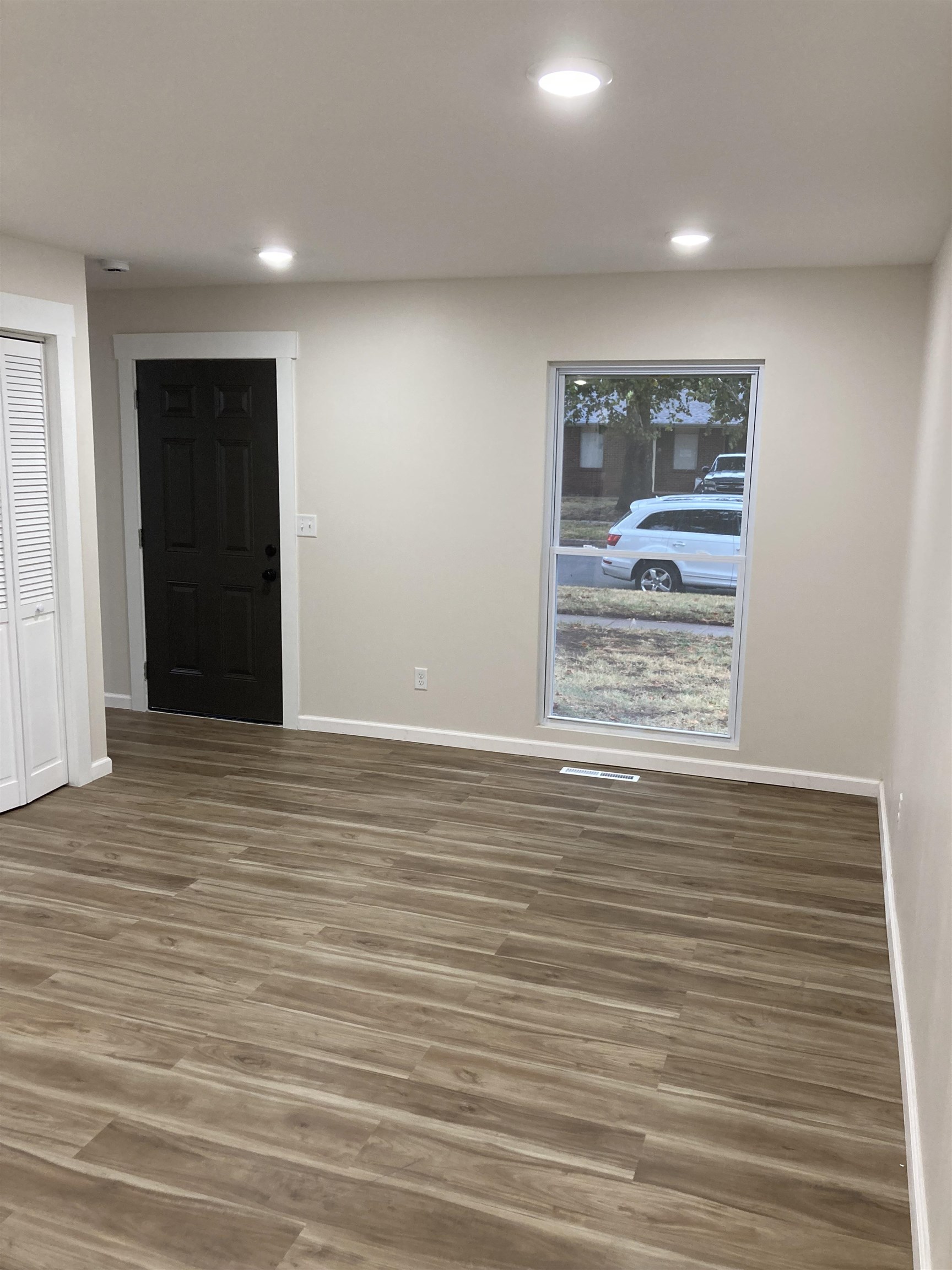 1601 E Del Mar Property Photo 5