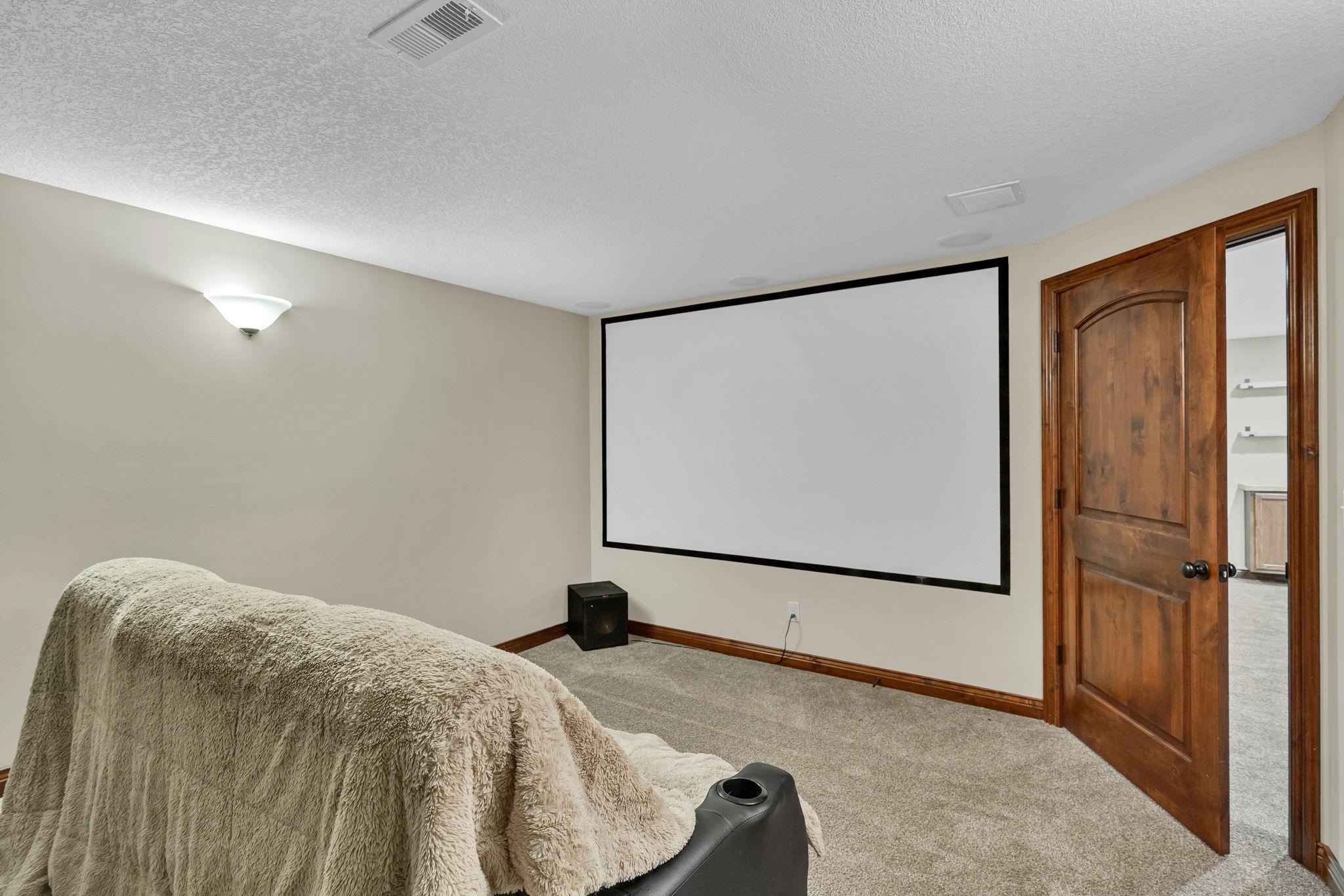 1200 E Park Glen St Property Photo 27