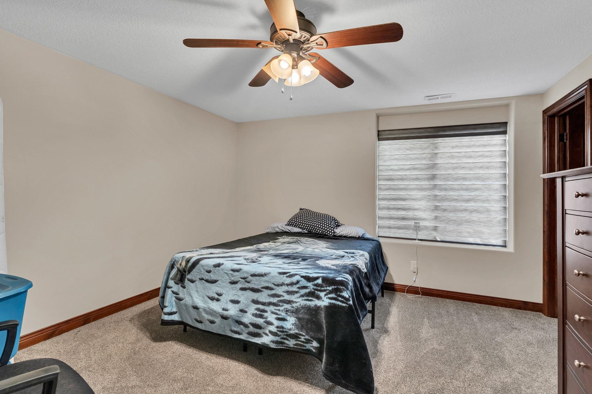 1200 E Park Glen St Property Photo 30