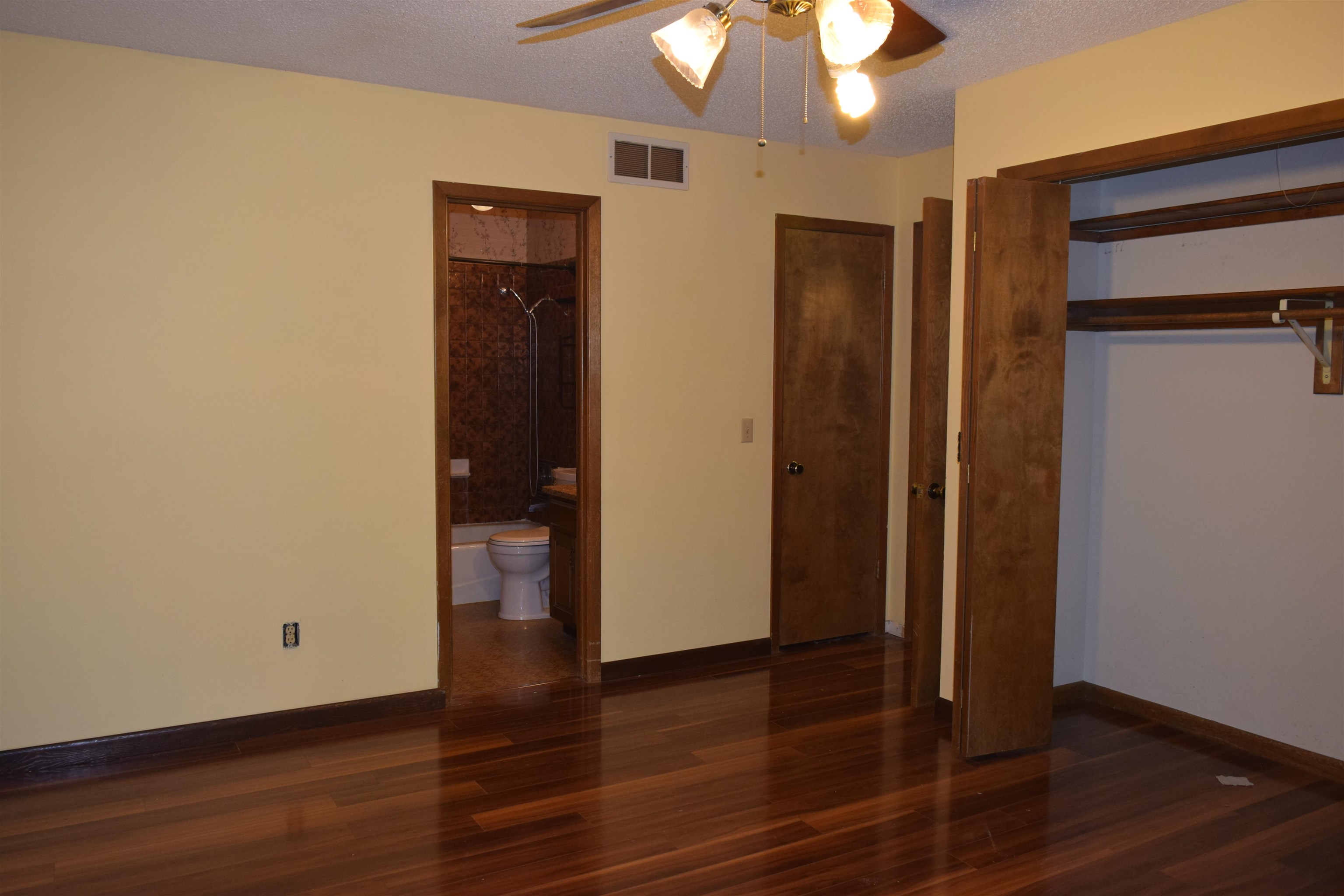 1933 N Reca Property Photo 12