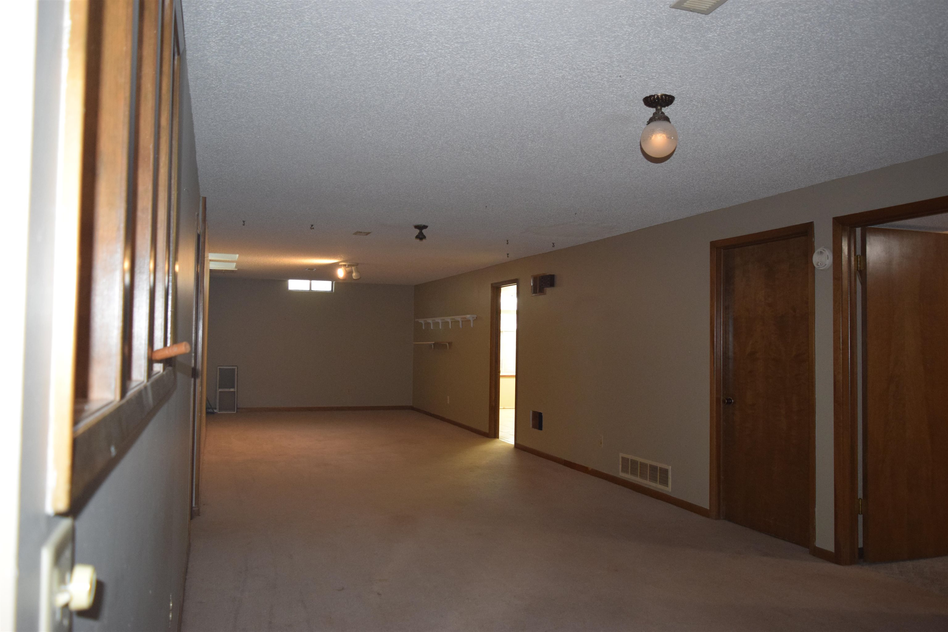 1933 N Reca Property Photo 18