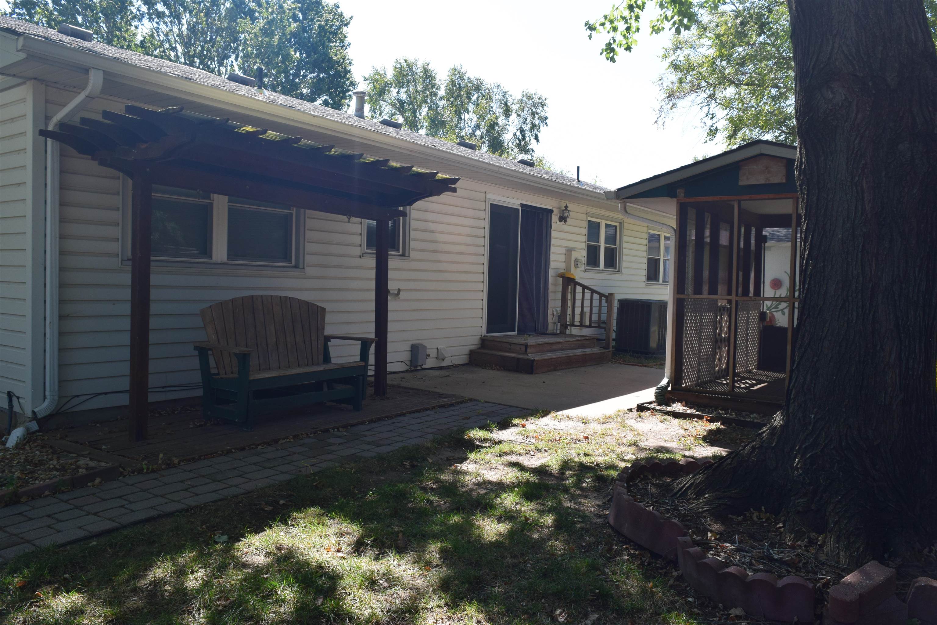 1933 N Reca Property Photo 24