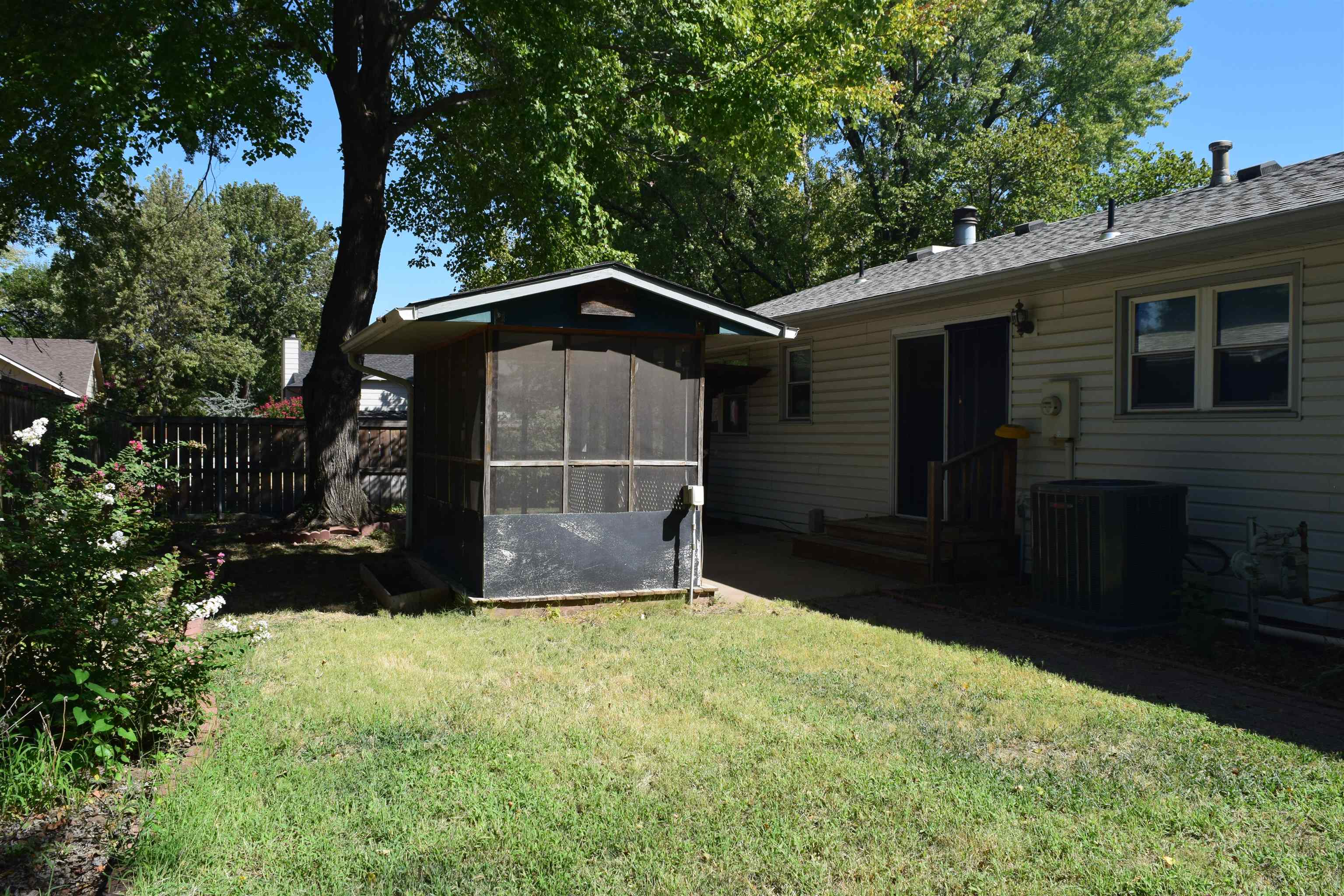 1933 N Reca Property Photo 26