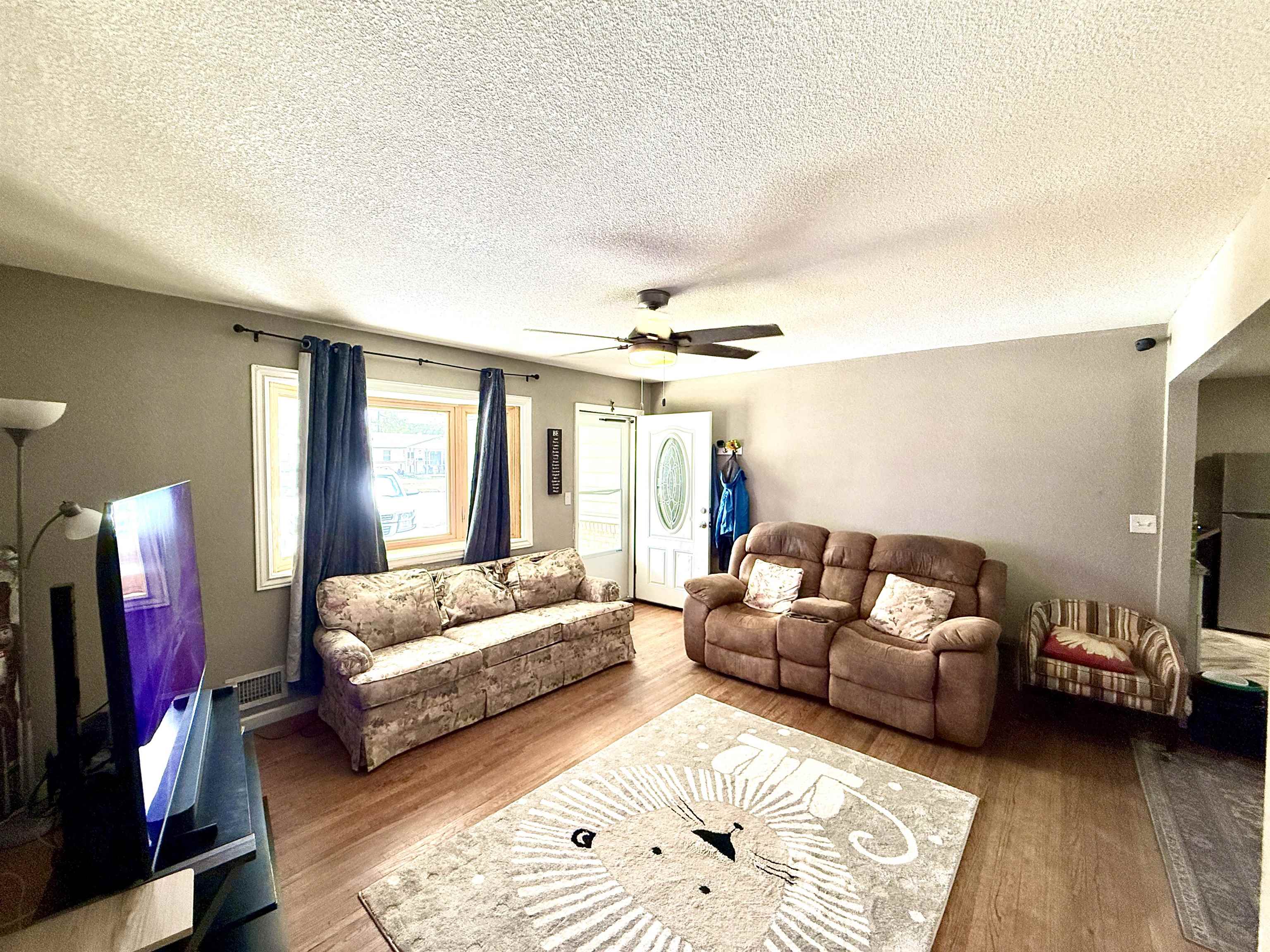 910 W Rita Property Photo 3