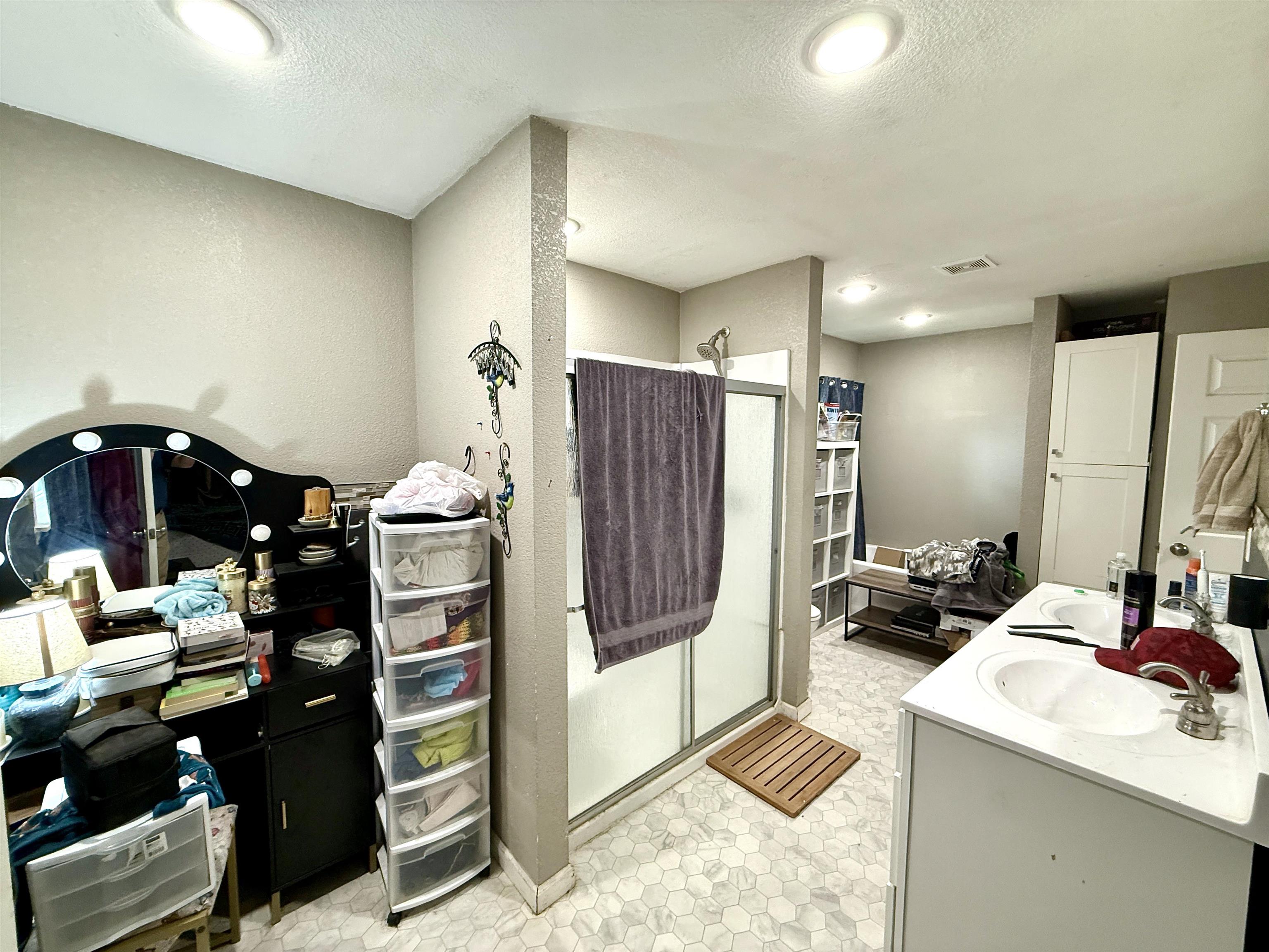 910 W Rita Property Photo 8