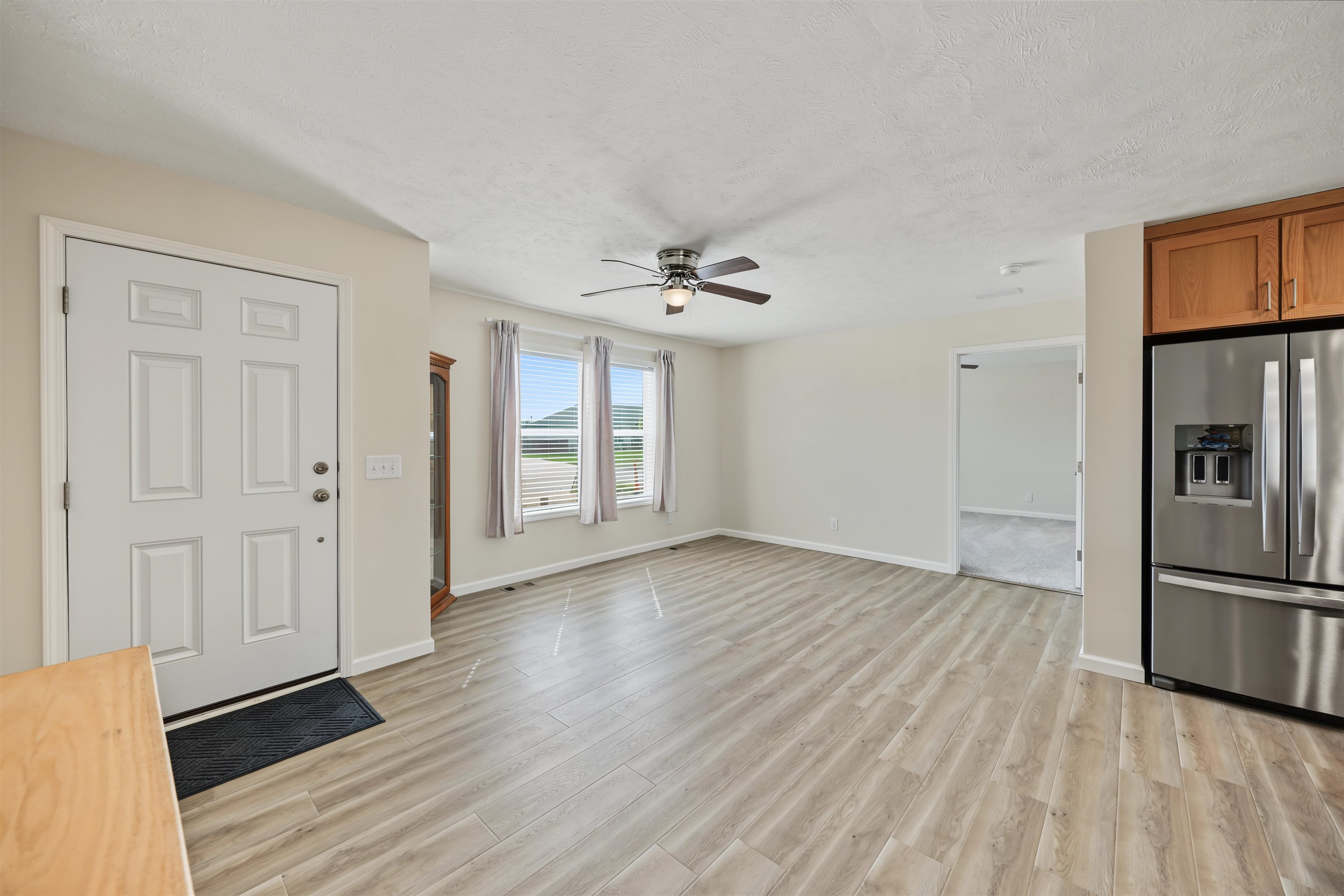 125 S Lindblad Dr. Property Photo 3