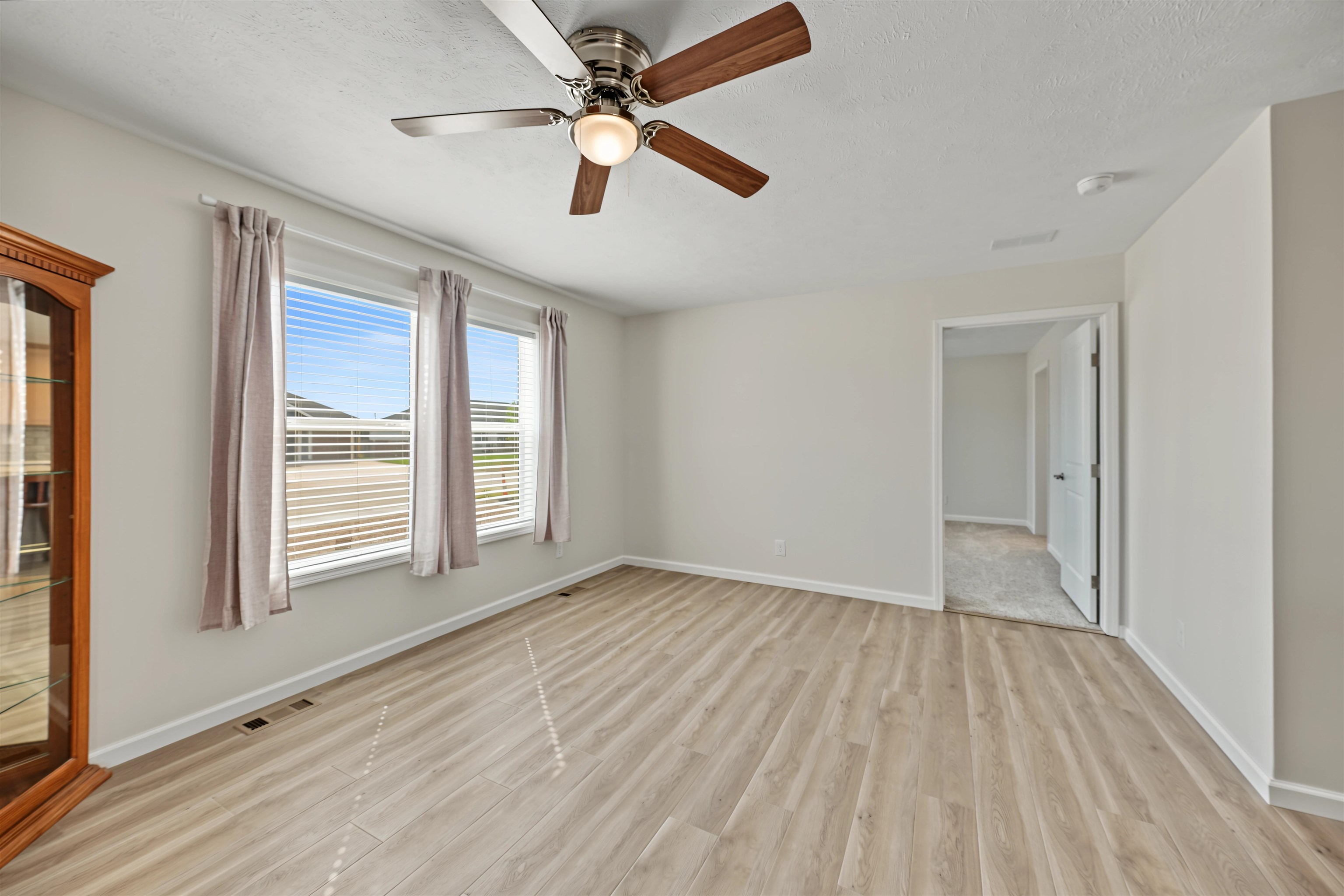 125 S Lindblad Dr. Property Photo 4