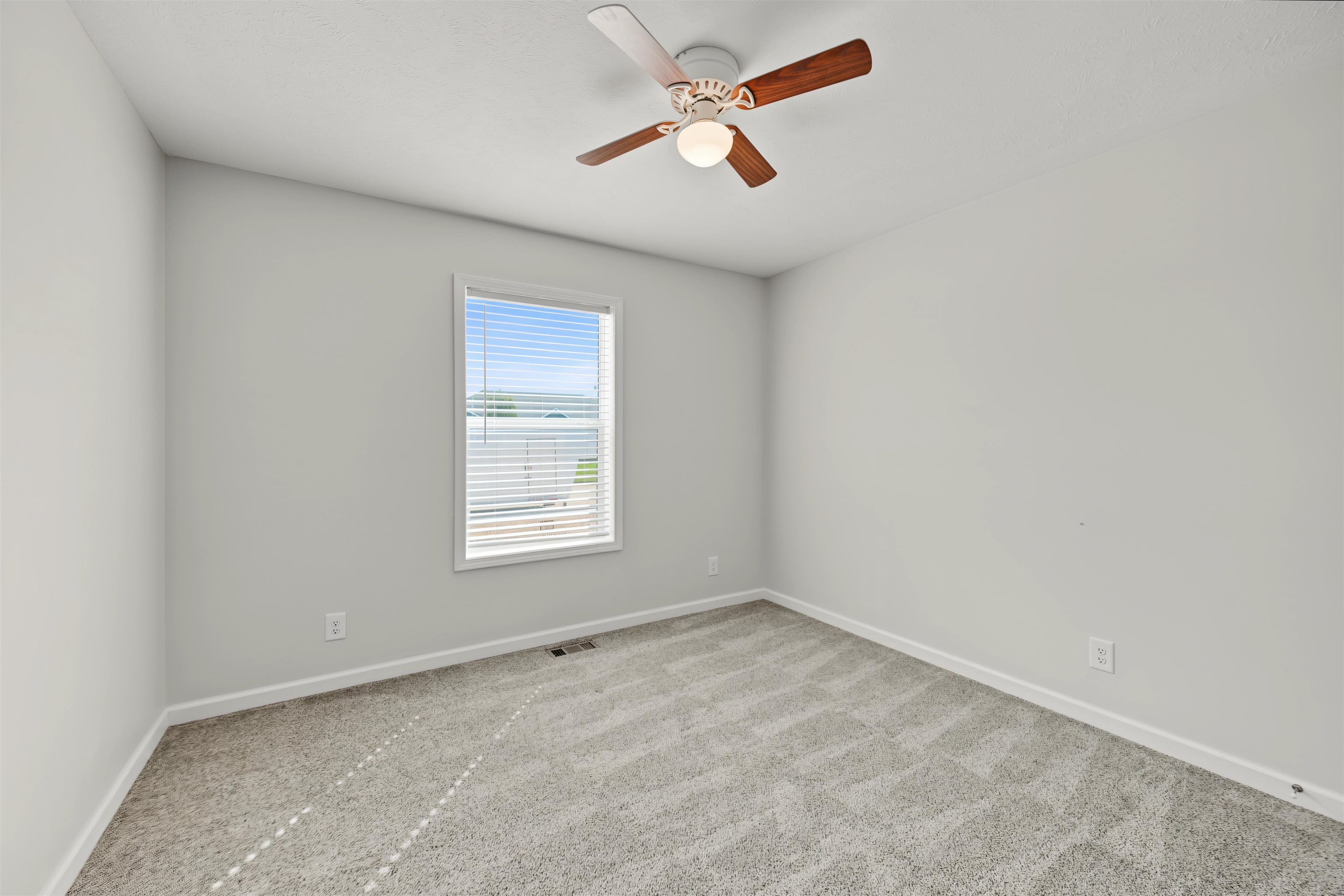 125 S Lindblad Dr. Property Photo 19